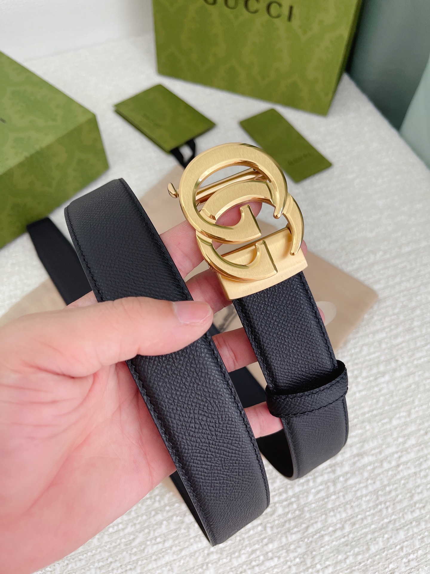 Gucci古奇男士自动扣平滑款宽度35MM精品钢质五金搭配双面头层牛皮腰带长度可自由裁剪