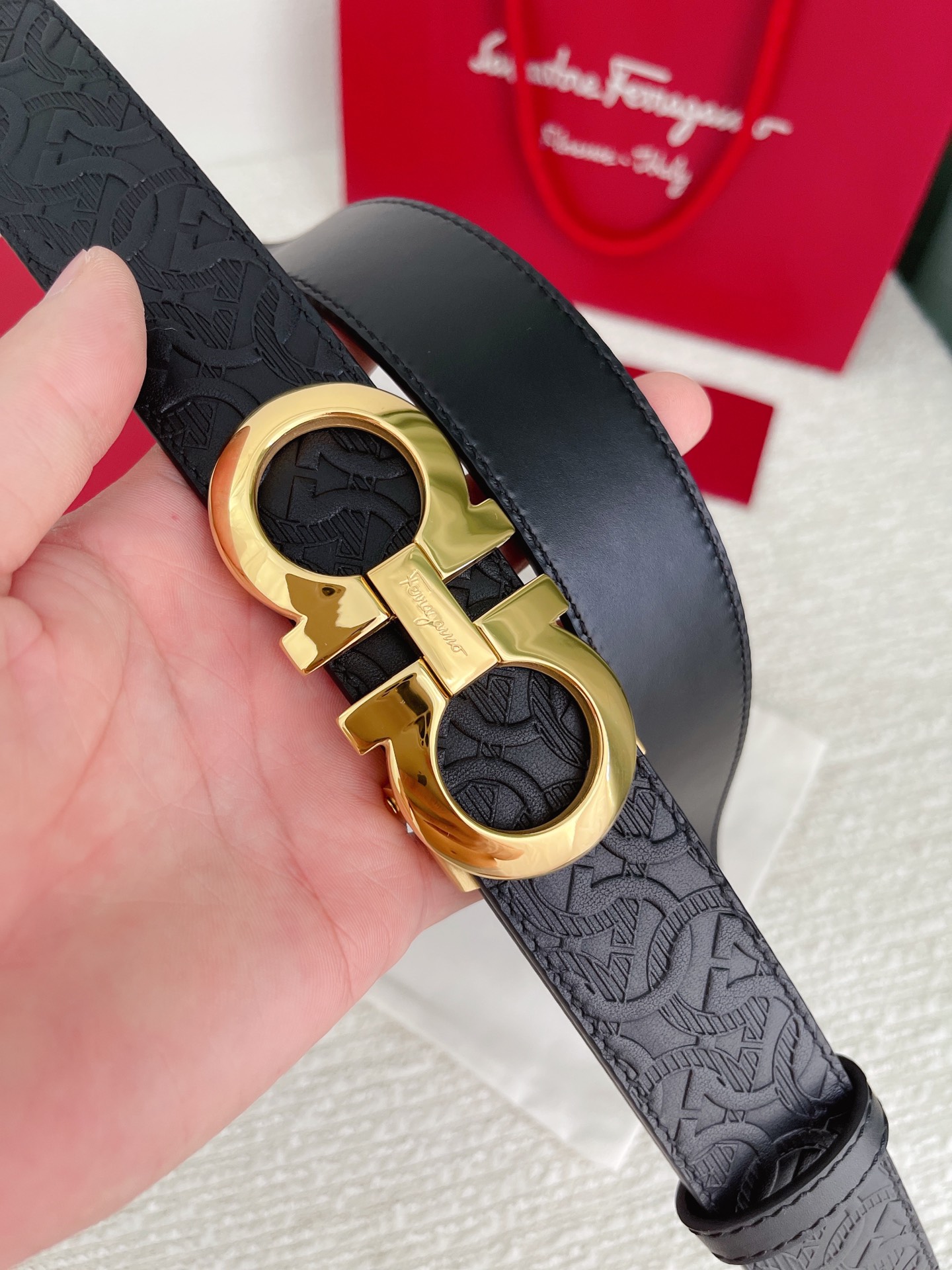 Ferragam菲拉格慕男士自动扣平滑款宽度35MM精品钢质五金搭配双面头层牛皮腰带长度可自由裁剪