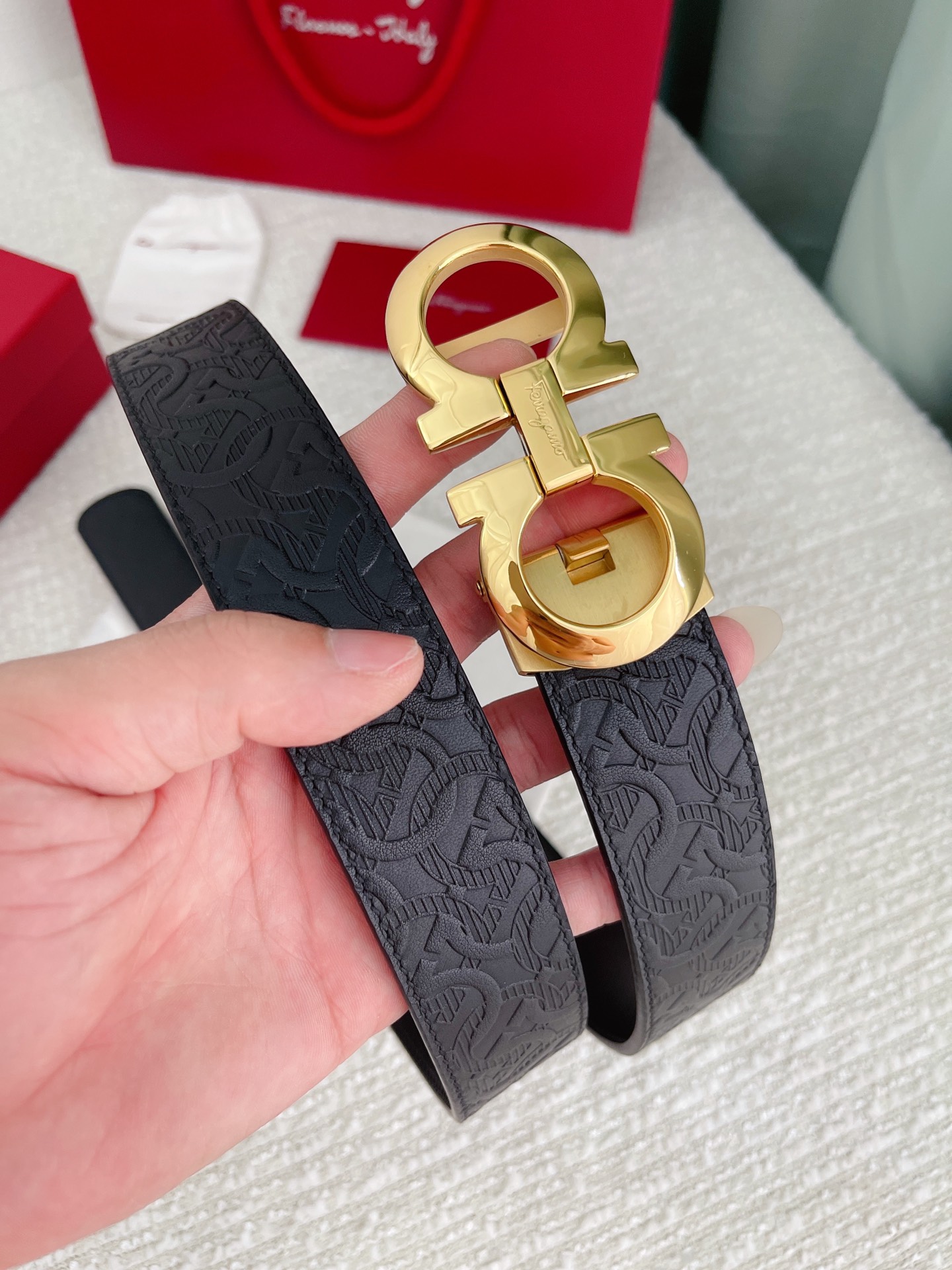 Ferragam菲拉格慕男士自动扣平滑款宽度35MM精品钢质五金搭配双面头层牛皮腰带长度可自由裁剪