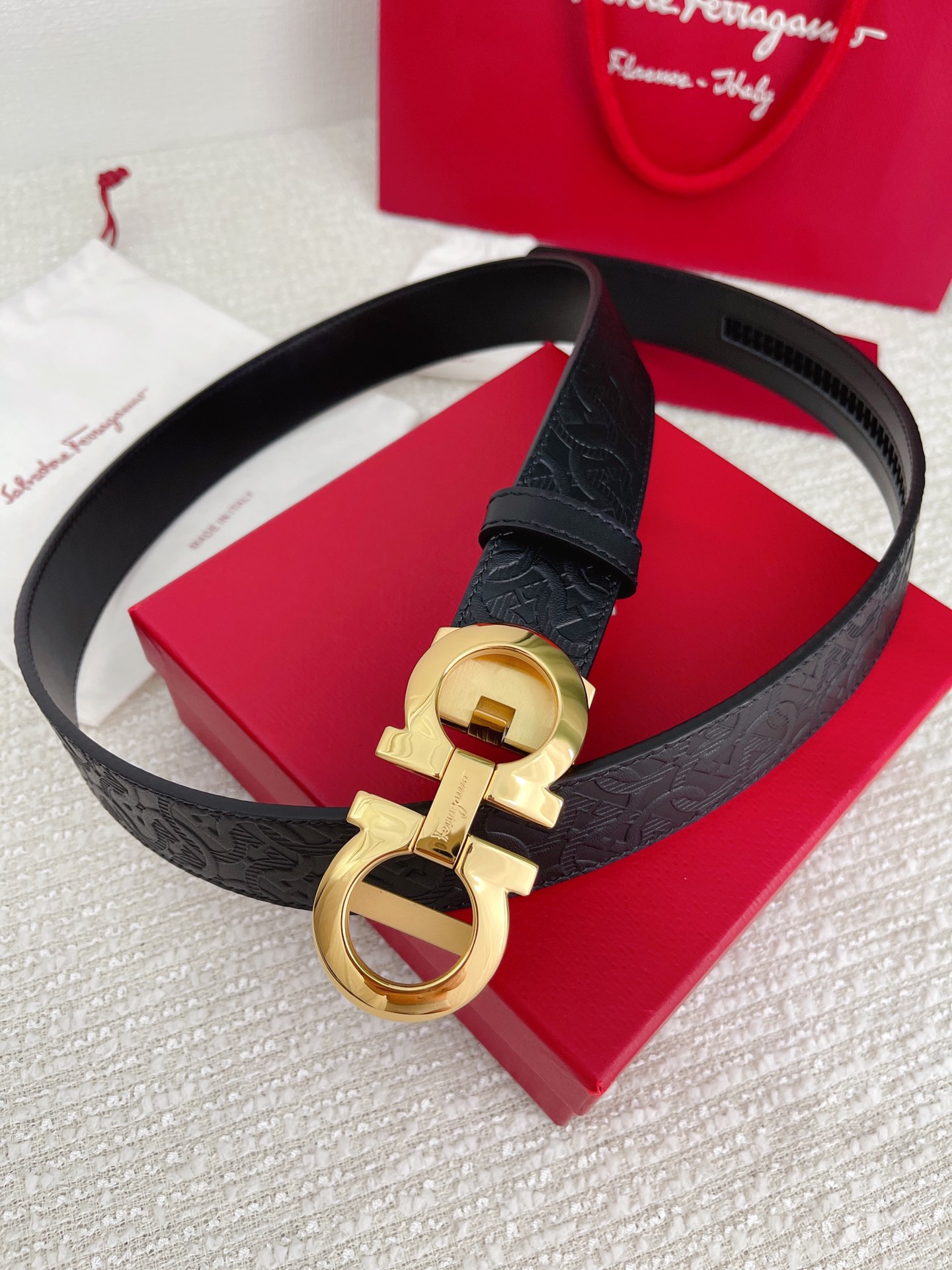 Ferragam菲拉格慕男士自动扣平滑款宽度35MM精品钢质五金搭配双面头层牛皮腰带长度可自由裁剪