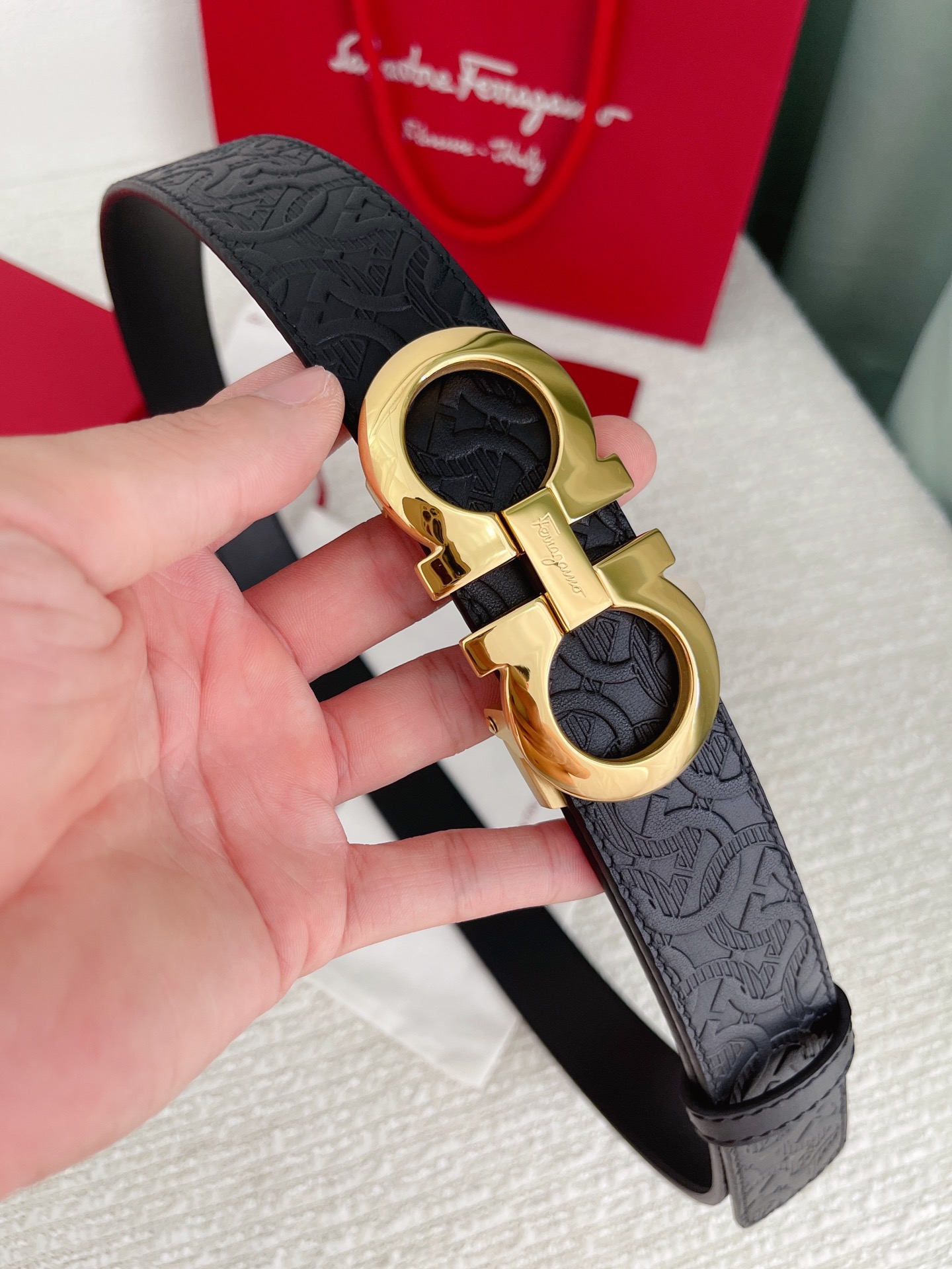 Ferragam菲拉格慕男士自动扣平滑款宽度35MM精品钢质五金搭配双面头层牛皮腰带长度可自由裁剪