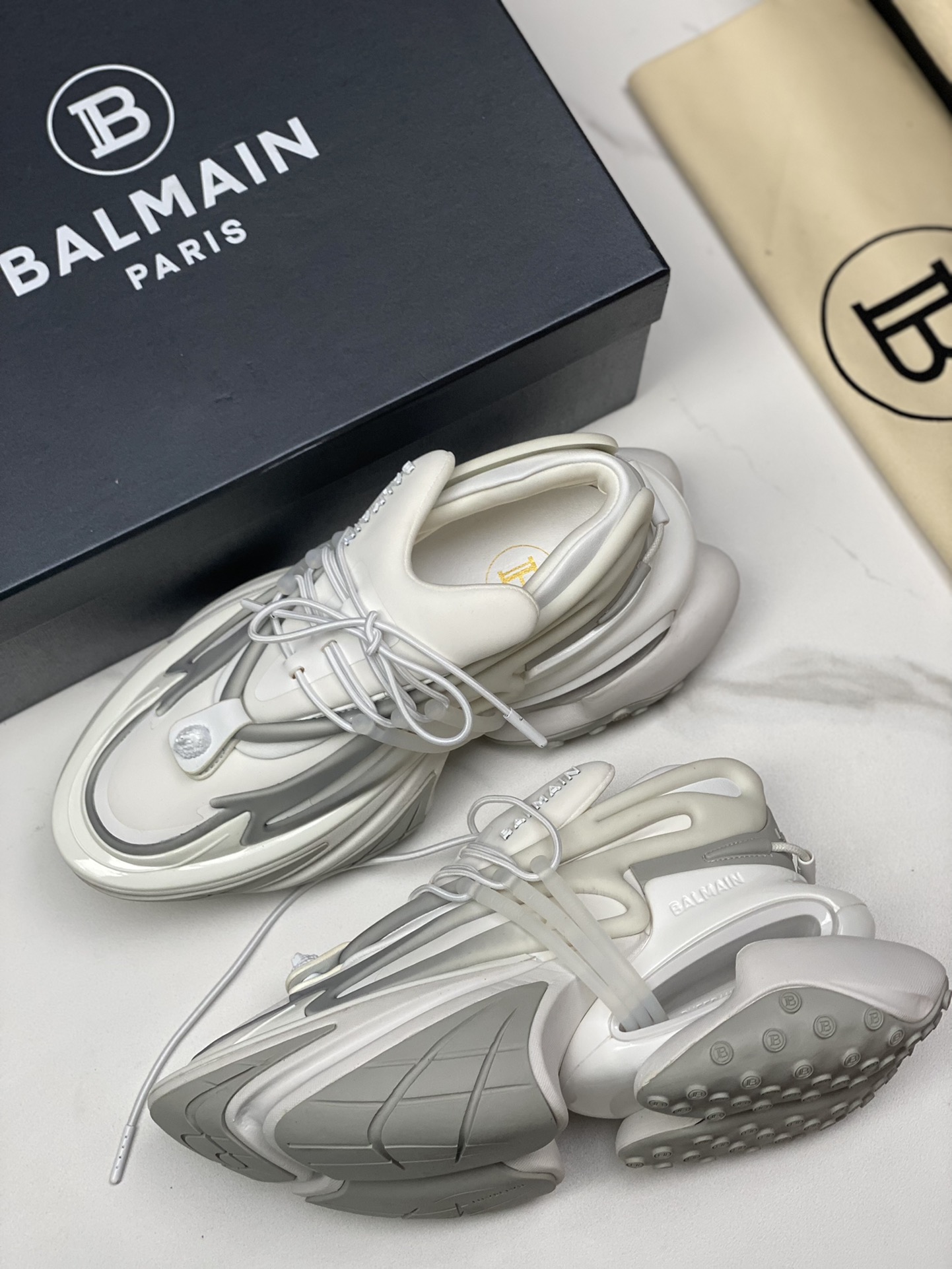 “Balman New Pure Spaceship Sport Shoes: High-Quality Original Design, Various Sizes Available” - 图片 9
