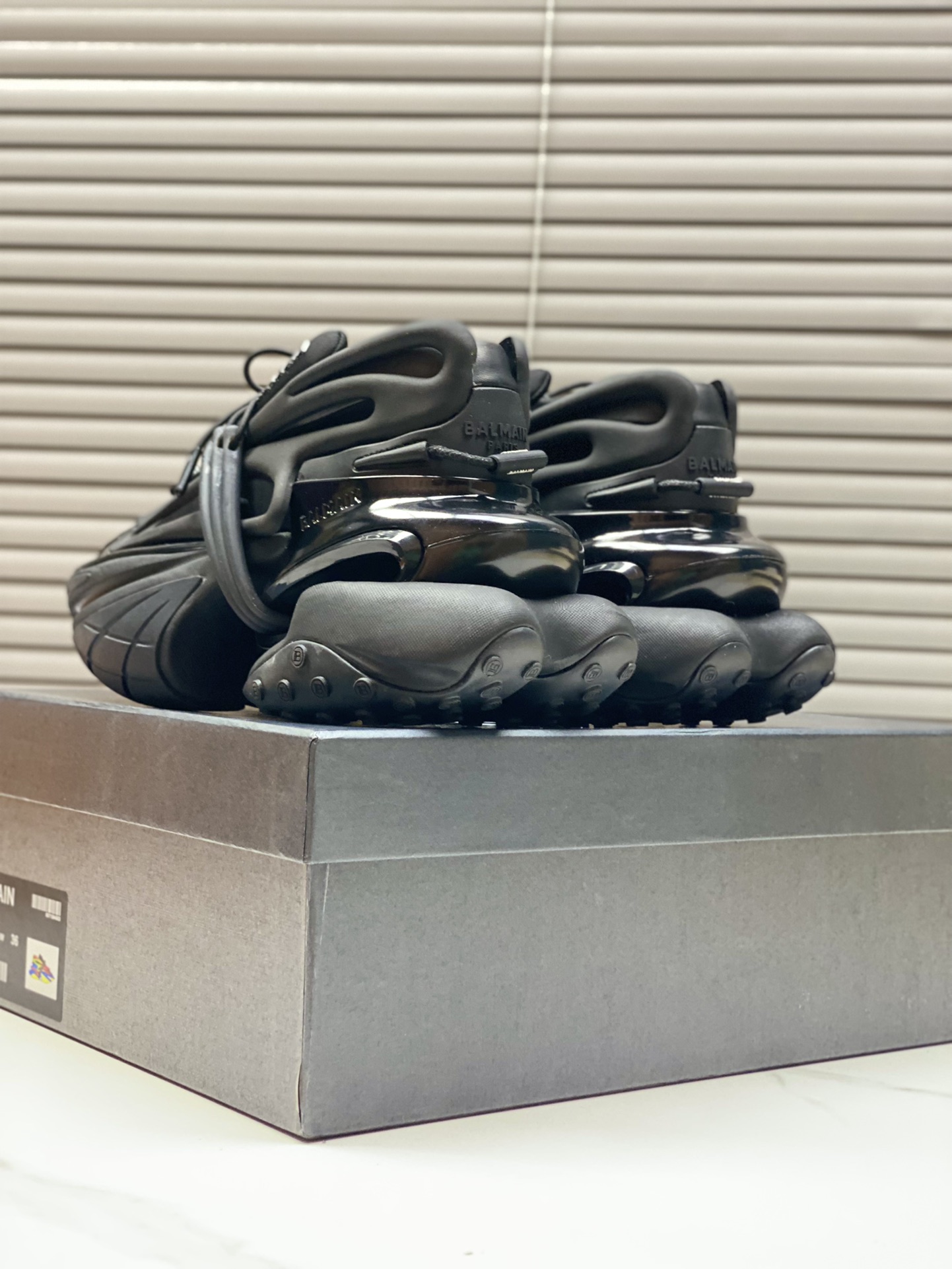 “Balman New Pure Spaceship Sport Shoes: Fine Craftsmanship, Original Design, Various Sizes” - 图片 8