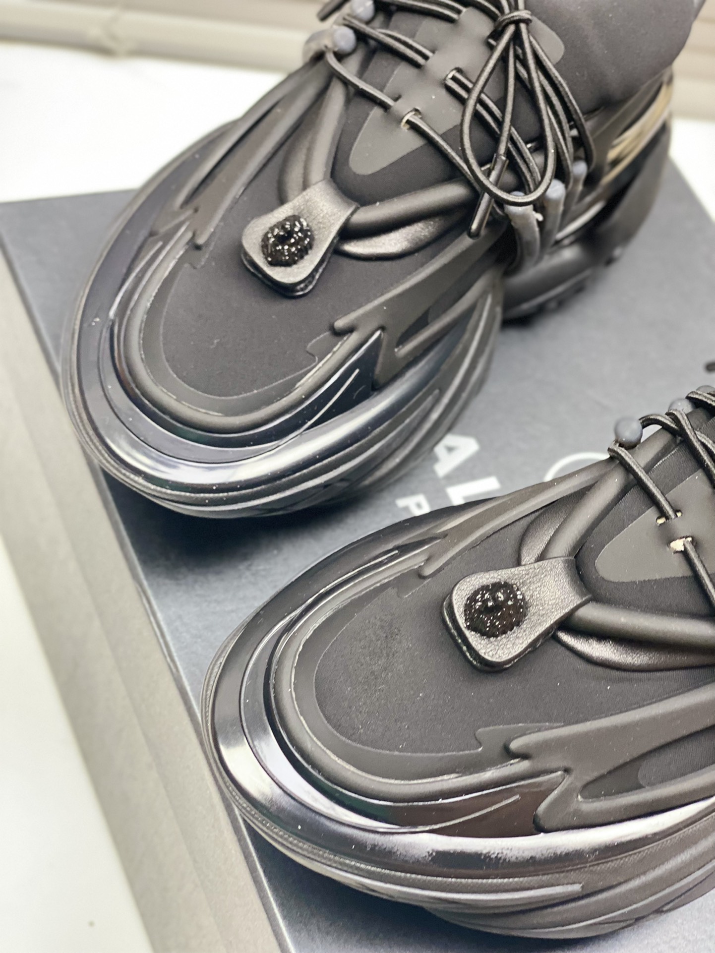 “Balman New Pure Spaceship Sport Shoes: Fine Craftsmanship, Original Design, Various Sizes” - 图片 6