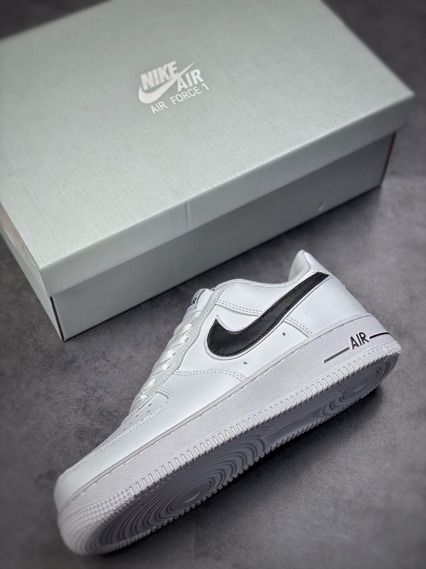 Nike Air Force 1 Low 07 White Black AO2423-101