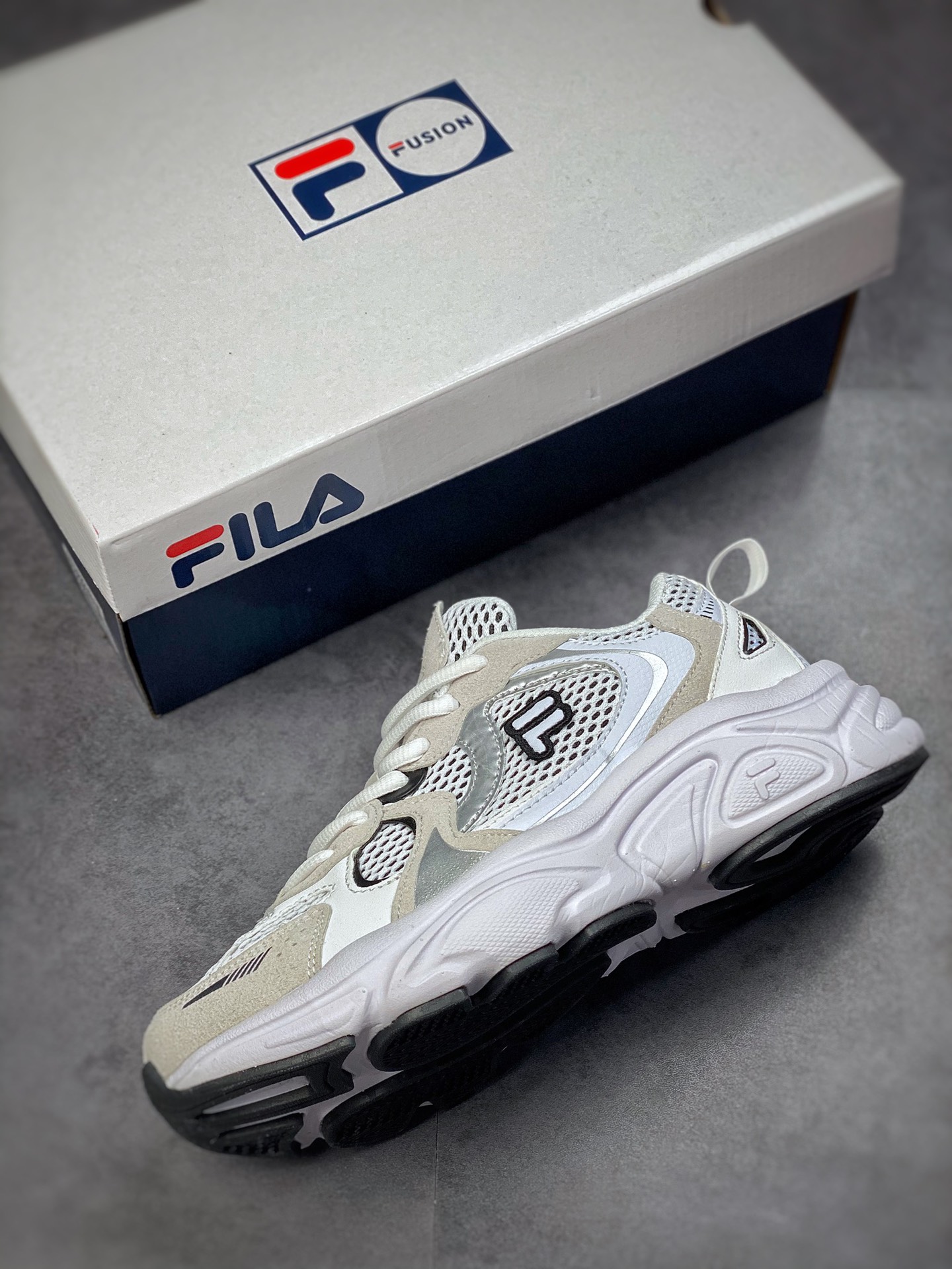 180 斐乐Fila Retro Mars II Running 火星二代系列 老爹风增高复古中慢跑鞋T12W227328FWA