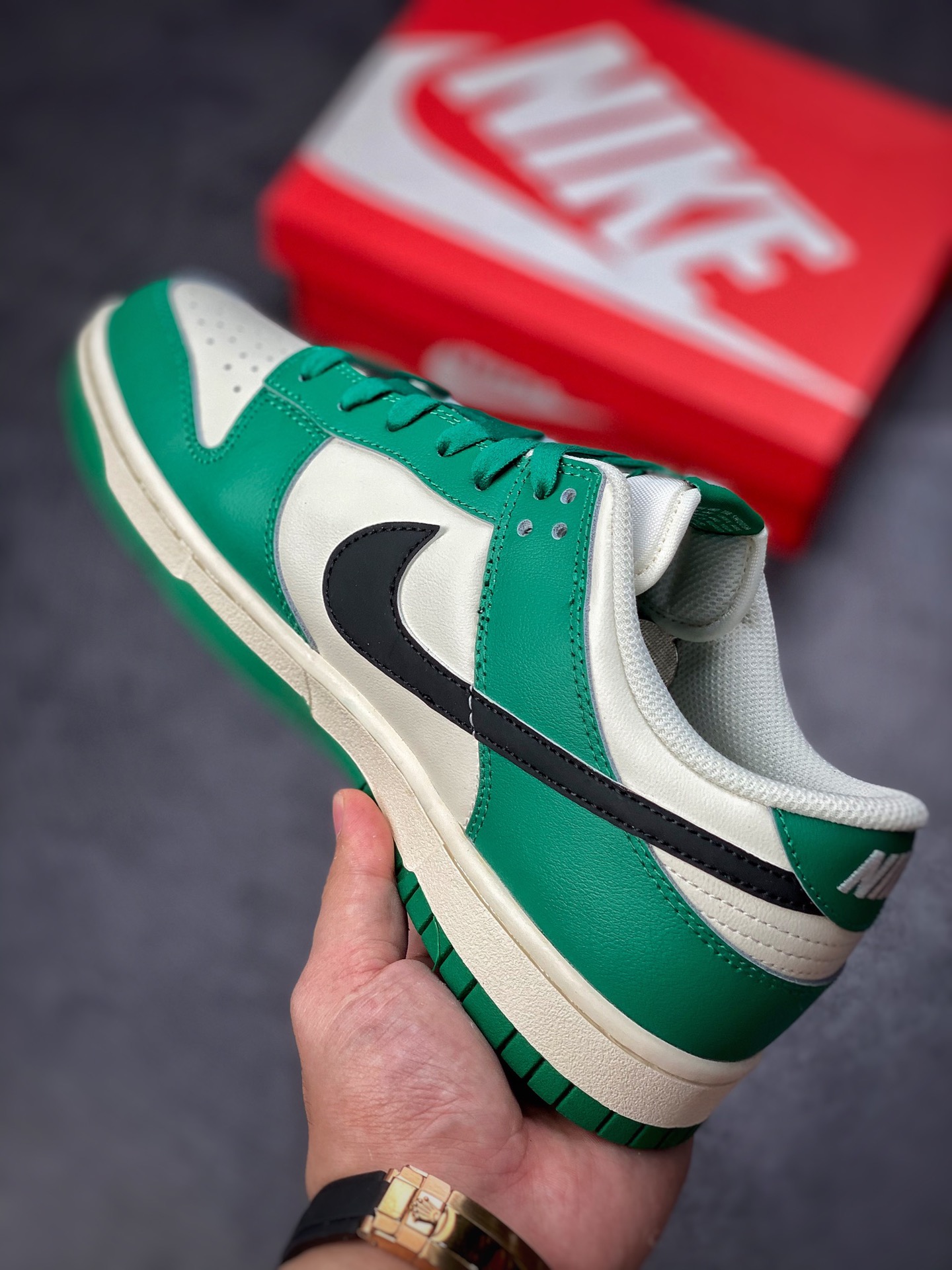 300 Nike Dunk Low SE Lottery 绿白色 彩票 DR9654-100-莆田鞋,莆田鞋货源,高仿鞋,高仿鞋货源,安福档口,莆田高仿鞋,莆田鞋批发,高仿鞋批发,莆田高仿运动鞋,高仿运动鞋,莆田运动鞋 300 Nike Dunk Low SE Lottery 绿白色 彩票 DR9654-100