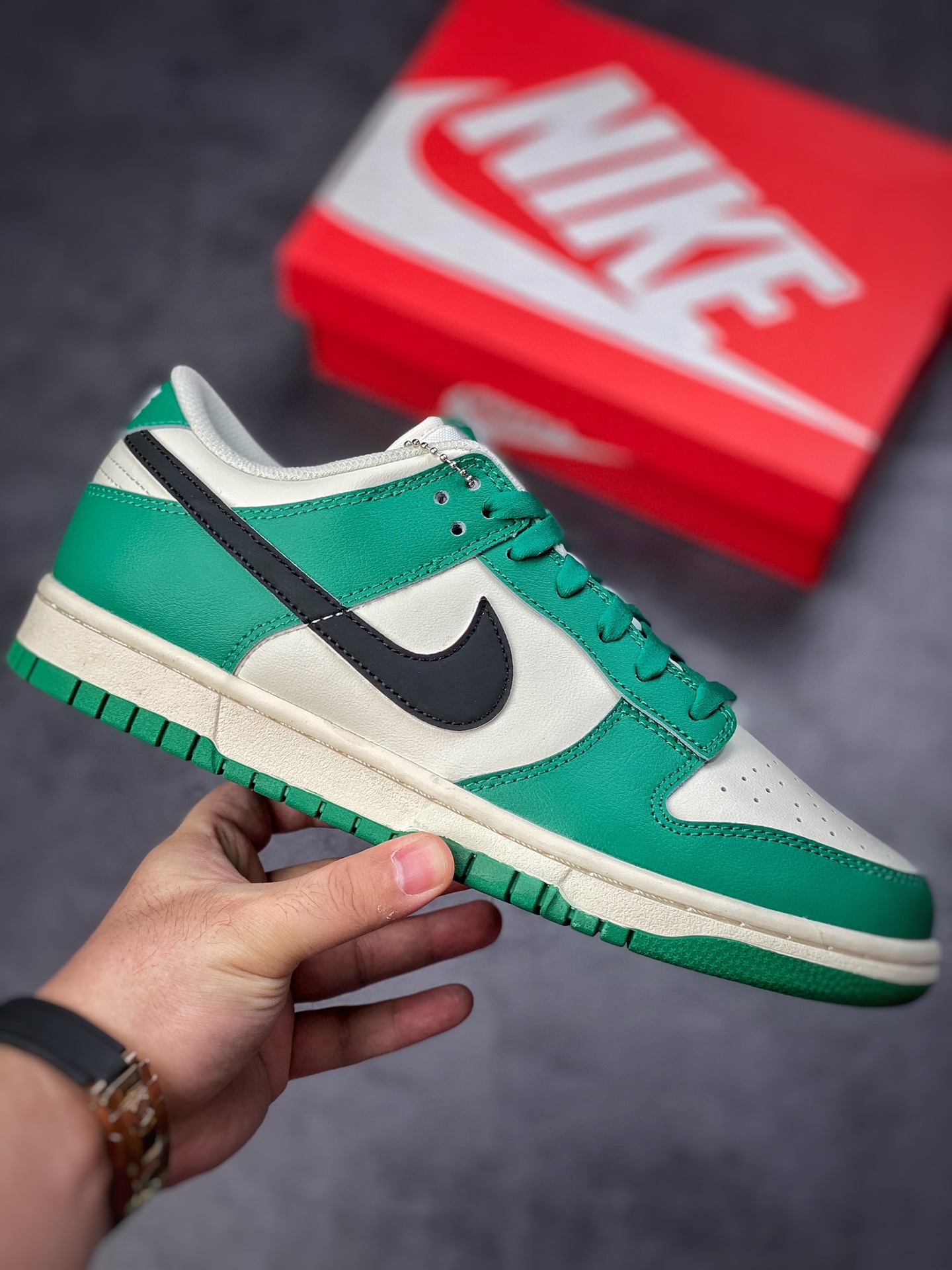 300 Nike Dunk Low SE Lottery 绿白色 彩票 DR9654-100-莆田鞋,莆田鞋货源,高仿鞋,高仿鞋货源,安福档口,莆田高仿鞋,莆田鞋批发,高仿鞋批发,莆田高仿运动鞋,高仿运动鞋,莆田运动鞋 300 Nike Dunk Low SE Lottery 绿白色 彩票 DR9654-100