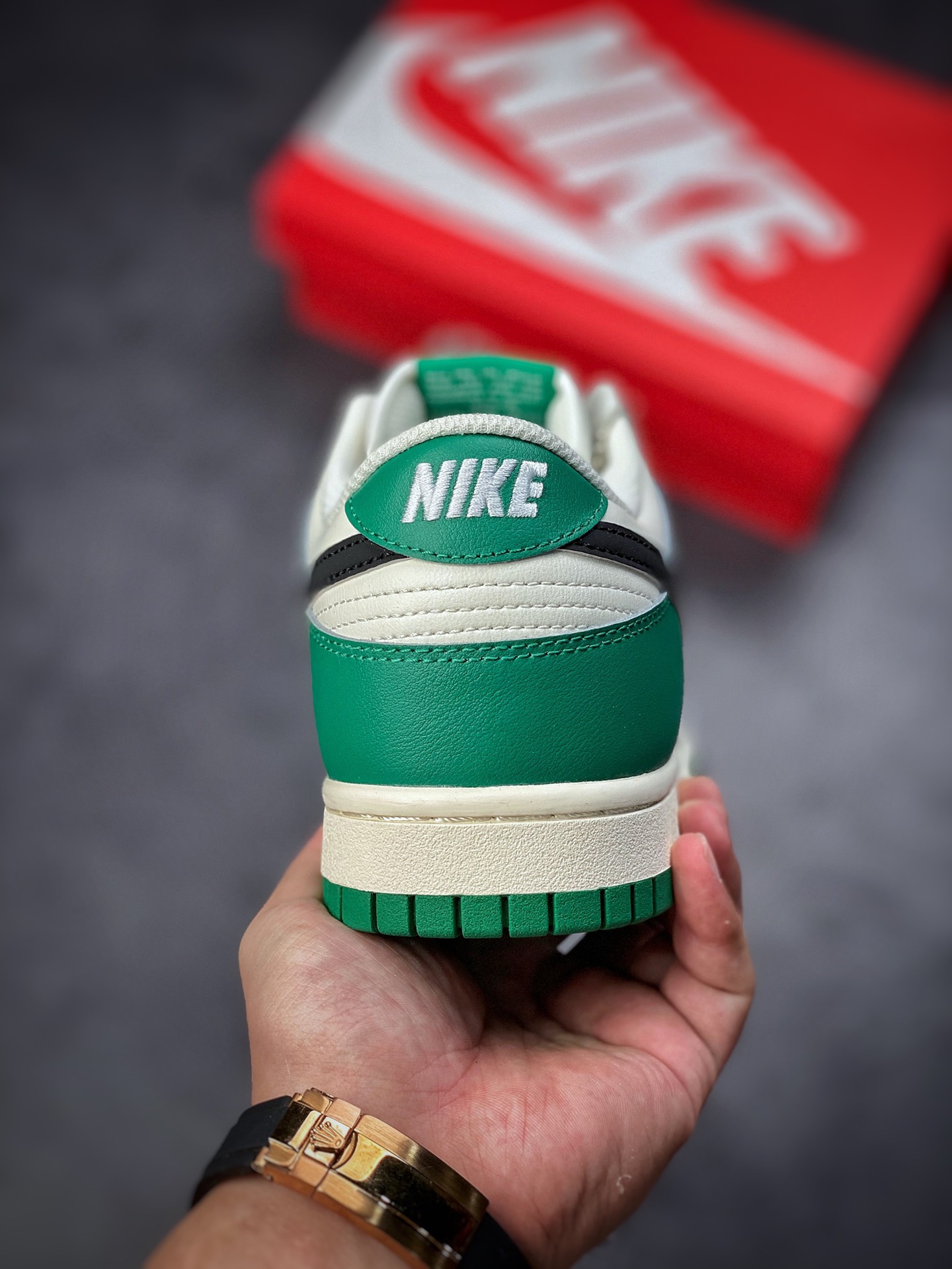 300 Nike Dunk Low SE Lottery 绿白色 彩票 DR9654-100-莆田鞋,莆田鞋货源,高仿鞋,高仿鞋货源,安福档口,莆田高仿鞋,莆田鞋批发,高仿鞋批发,莆田高仿运动鞋,高仿运动鞋,莆田运动鞋 300 Nike Dunk Low SE Lottery 绿白色 彩票 DR9654-100