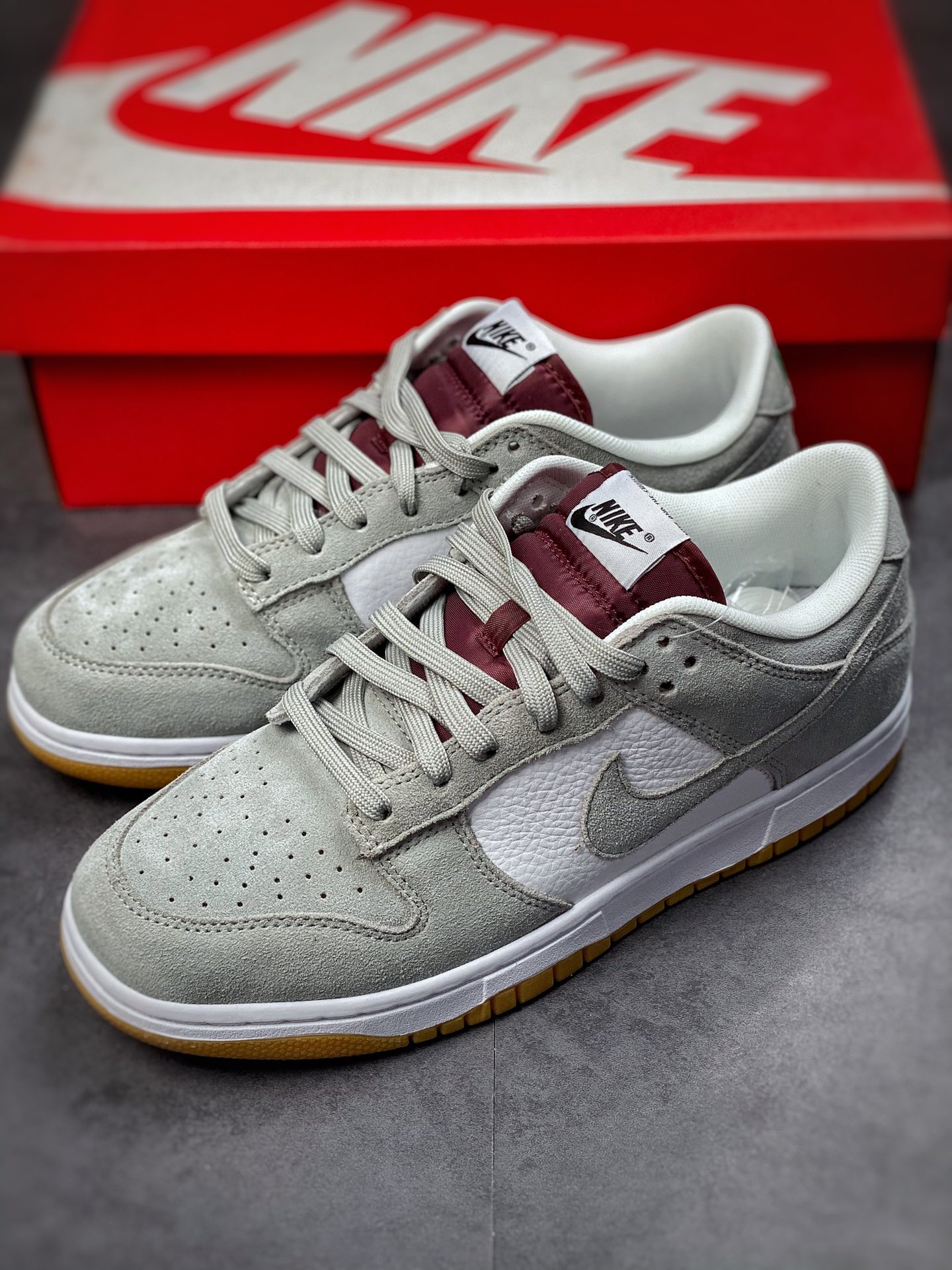 200 Nike SB Dunk Low 翻毛灰白生胶 DO7412-995-莆田鞋,莆田鞋货源,高仿鞋,高仿鞋货源,安福档口,莆田高仿鞋,莆田鞋批发,高仿鞋批发,莆田高仿运动鞋,高仿运动鞋,莆田运动鞋 200 Nike SB Dunk Low 翻毛灰白生胶 DO7412-995