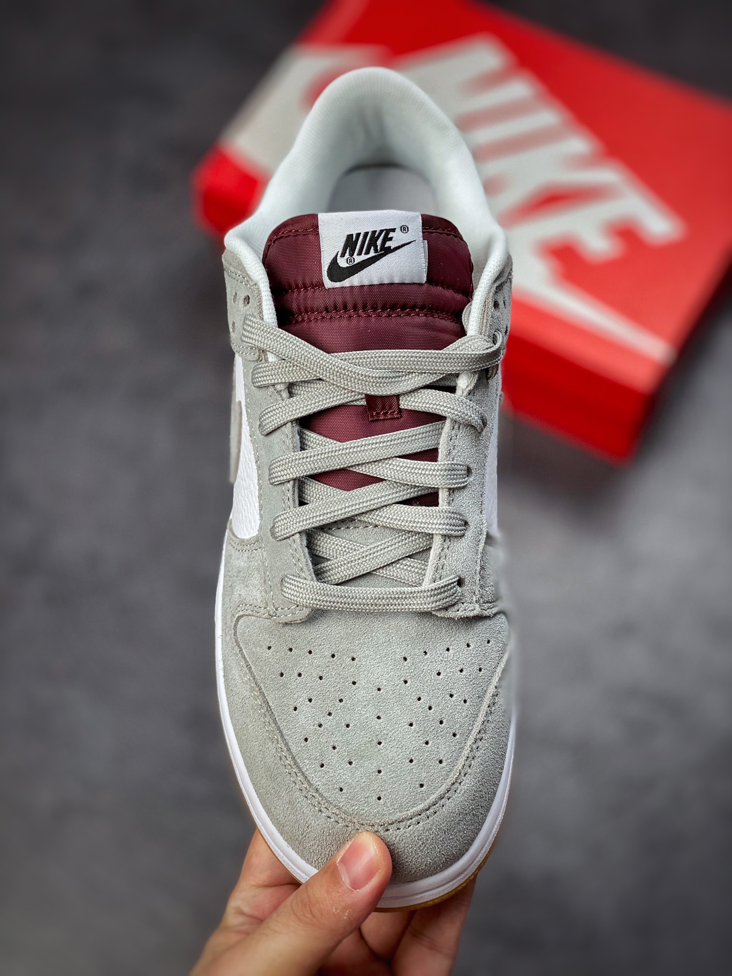 200 Nike SB Dunk Low 翻毛灰白生胶 DO7412-995-莆田鞋,莆田鞋货源,高仿鞋,高仿鞋货源,安福档口,莆田高仿鞋,莆田鞋批发,高仿鞋批发,莆田高仿运动鞋,高仿运动鞋,莆田运动鞋 200 Nike SB Dunk Low 翻毛灰白生胶 DO7412-995