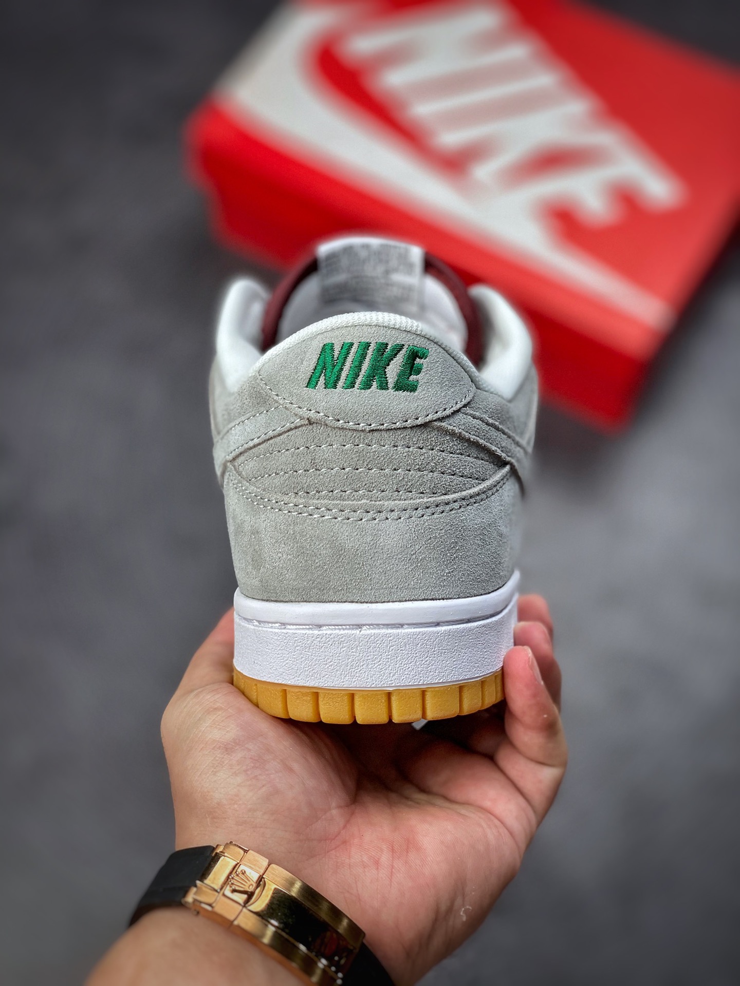 200 Nike SB Dunk Low 翻毛灰白生胶 DO7412-995-莆田鞋,莆田鞋货源,高仿鞋,高仿鞋货源,安福档口,莆田高仿鞋,莆田鞋批发,高仿鞋批发,莆田高仿运动鞋,高仿运动鞋,莆田运动鞋 200 Nike SB Dunk Low 翻毛灰白生胶 DO7412-995