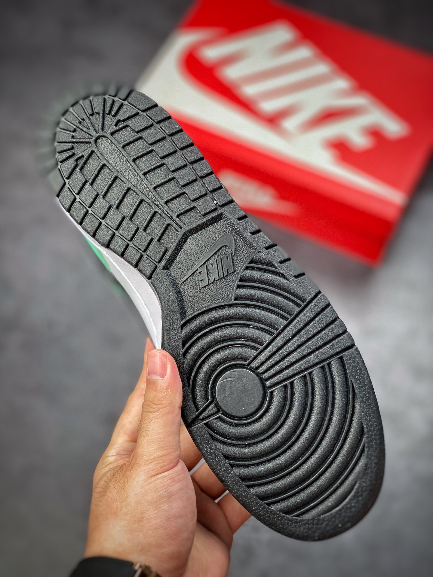 160 Nike SB Dunk Low 白绿黑 DQ6818-002-莆田鞋,莆田鞋货源,高仿鞋,高仿鞋货源,安福档口,莆田高仿鞋,莆田鞋批发,高仿鞋批发,莆田高仿运动鞋,高仿运动鞋,莆田运动鞋 160 Nike SB Dunk Low 白绿黑 DQ6818-002