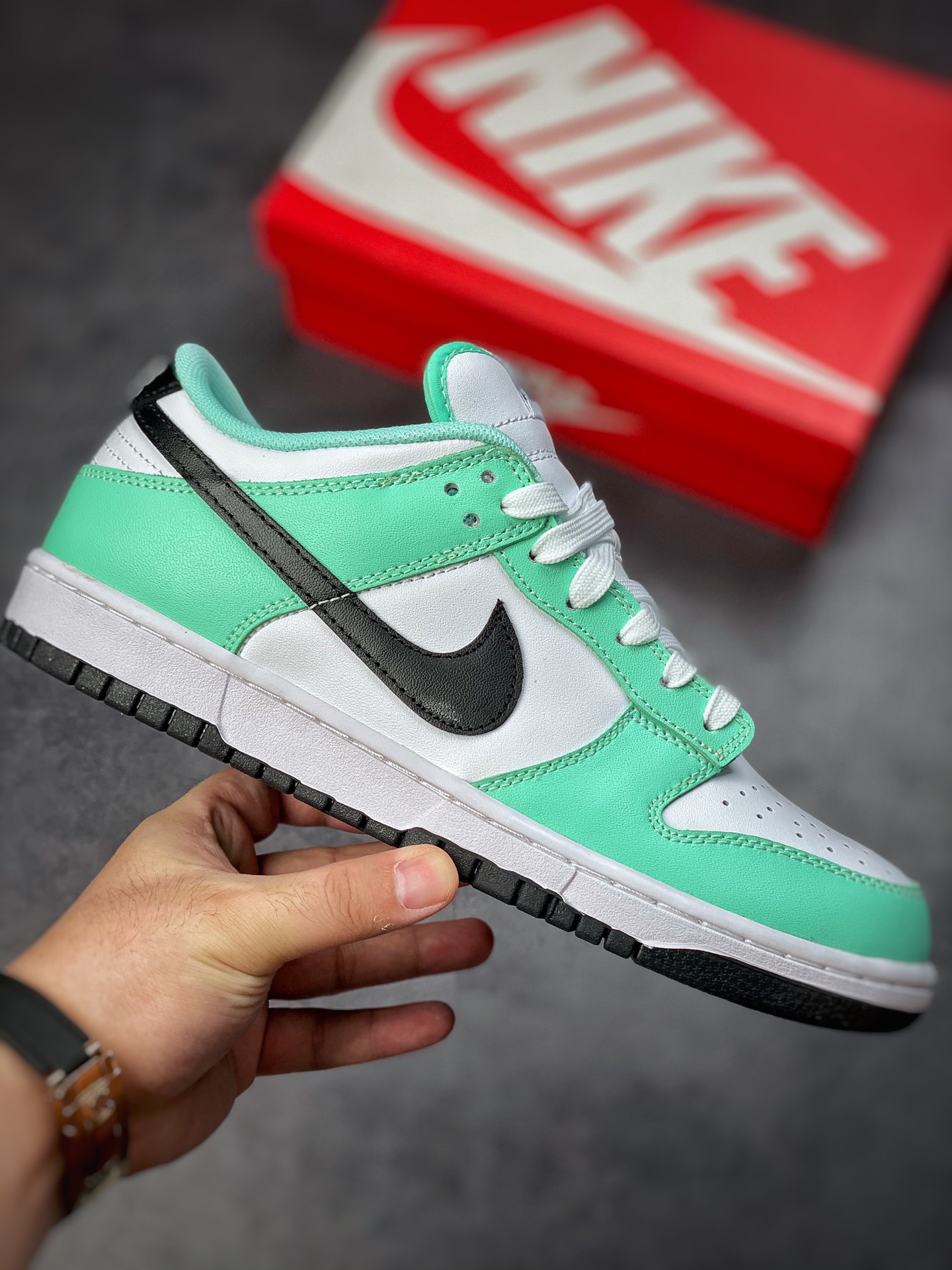 160 Nike SB Dunk Low 白绿黑 DQ6818-002-莆田鞋,莆田鞋货源,高仿鞋,高仿鞋货源,安福档口,莆田高仿鞋,莆田鞋批发,高仿鞋批发,莆田高仿运动鞋,高仿运动鞋,莆田运动鞋 160 Nike SB Dunk Low 白绿黑 DQ6818-002