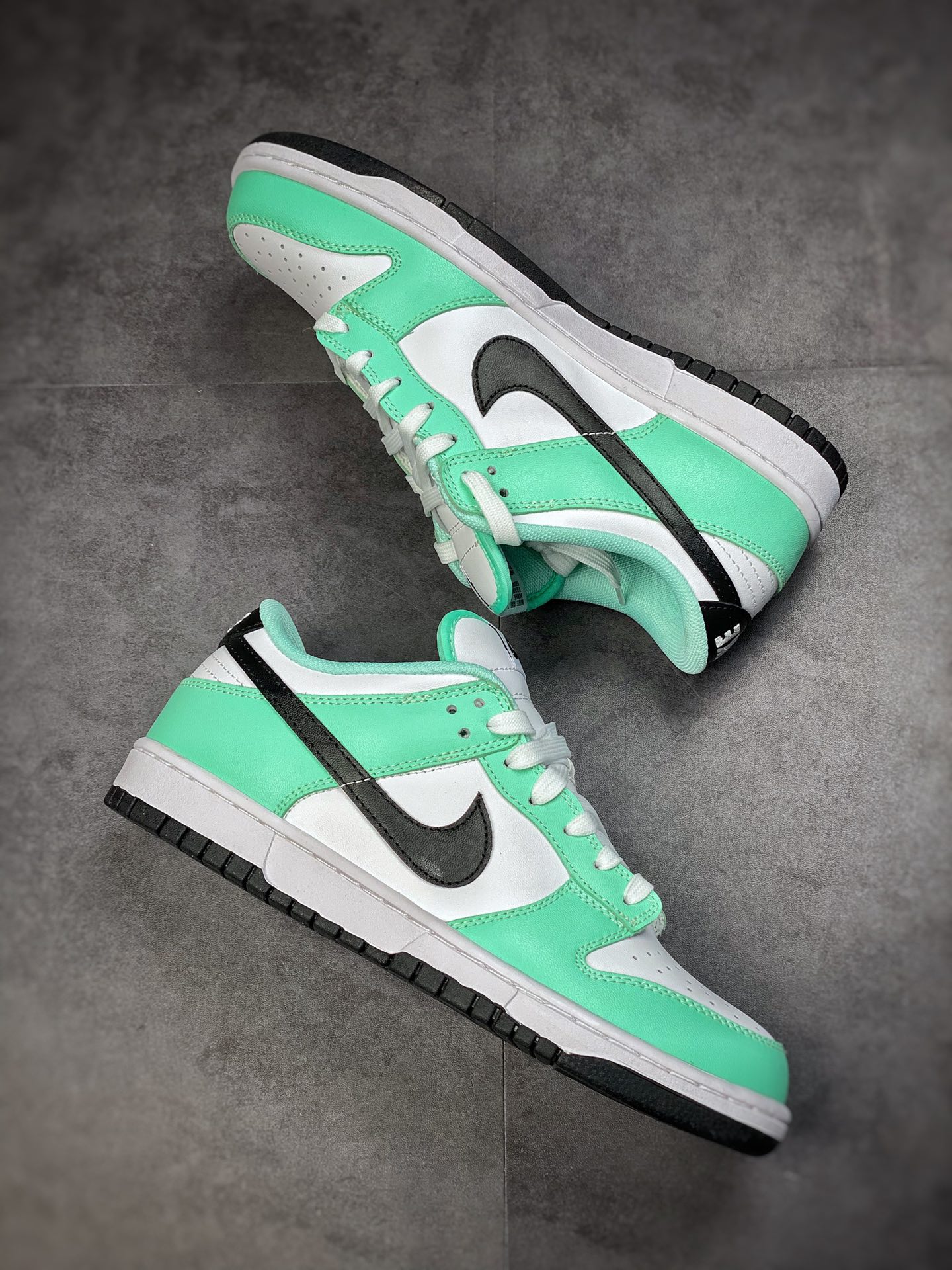 160 Nike SB Dunk Low 白绿黑 DQ6818-002-莆田鞋,莆田鞋货源,高仿鞋,高仿鞋货源,安福档口,莆田高仿鞋,莆田鞋批发,高仿鞋批发,莆田高仿运动鞋,高仿运动鞋,莆田运动鞋 160 Nike SB Dunk Low 白绿黑 DQ6818-002