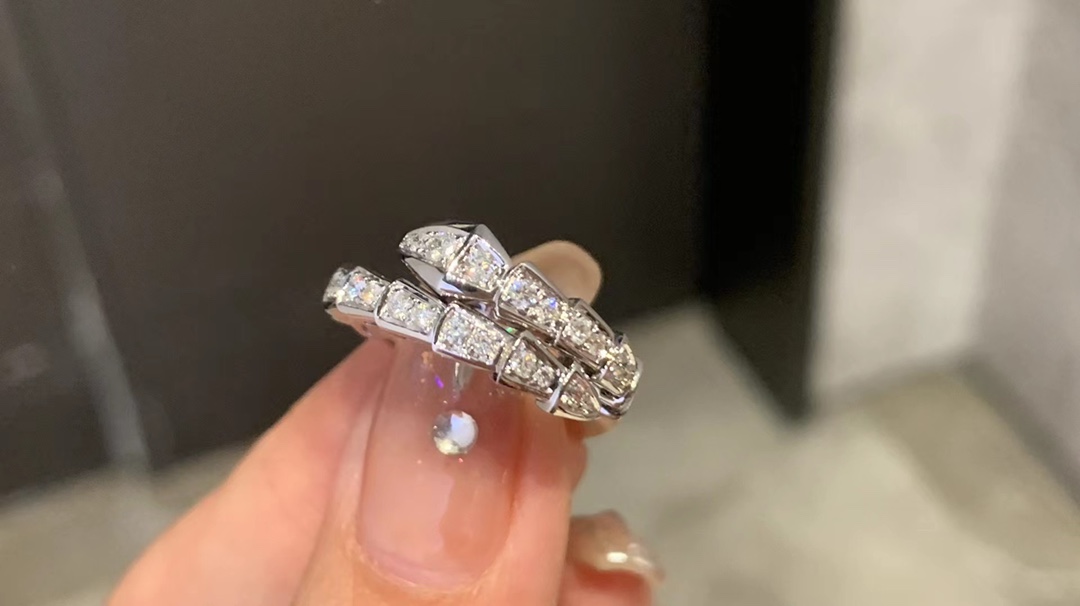 Bvlgari 满钻小裙子 宝格丽蛇戒