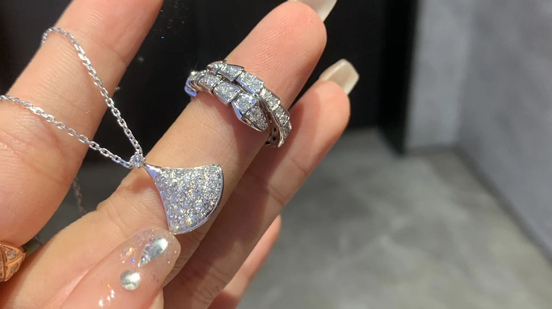 Bvlgari 满钻小裙子 宝格丽蛇戒