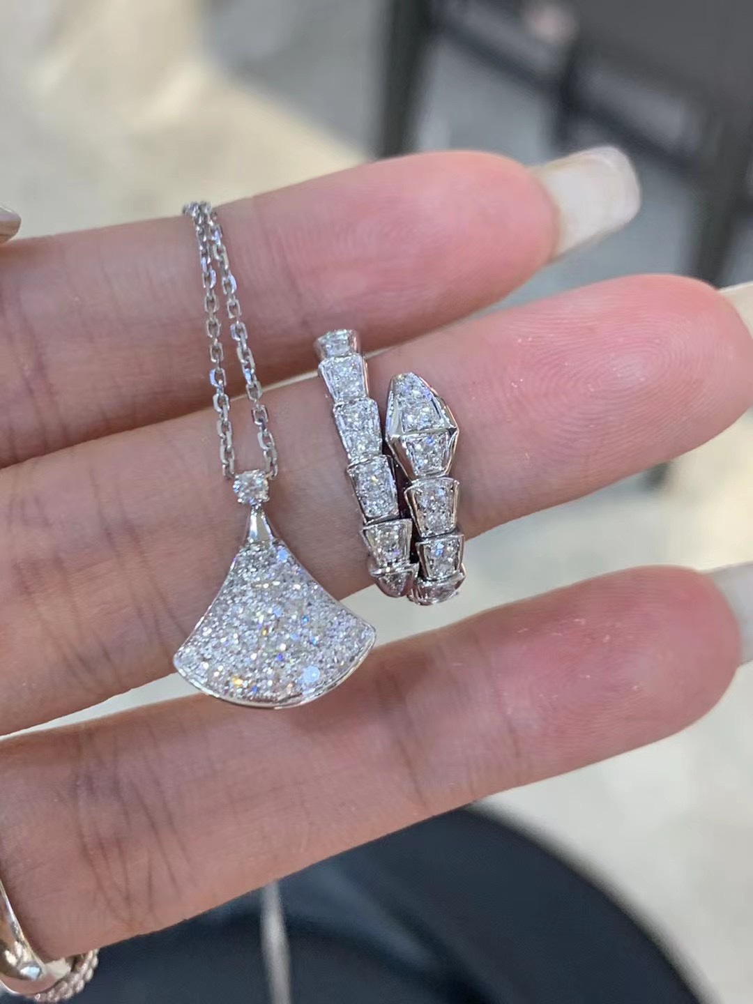 Bvlgari 满钻小裙子 宝格丽蛇戒
