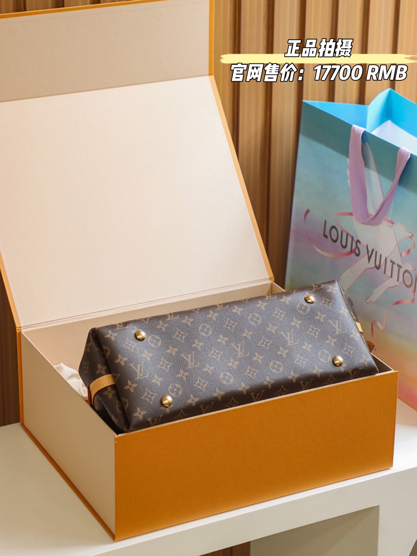 𝐂𝐀𝐑𝐑𝐘𝐀𝐋𝐋 中号#M46197# 免检版
▪️正品实物拍摄▪️
官网售价：𝟏𝟕𝟕𝟎𝟎 𝐑𝐌𝐁