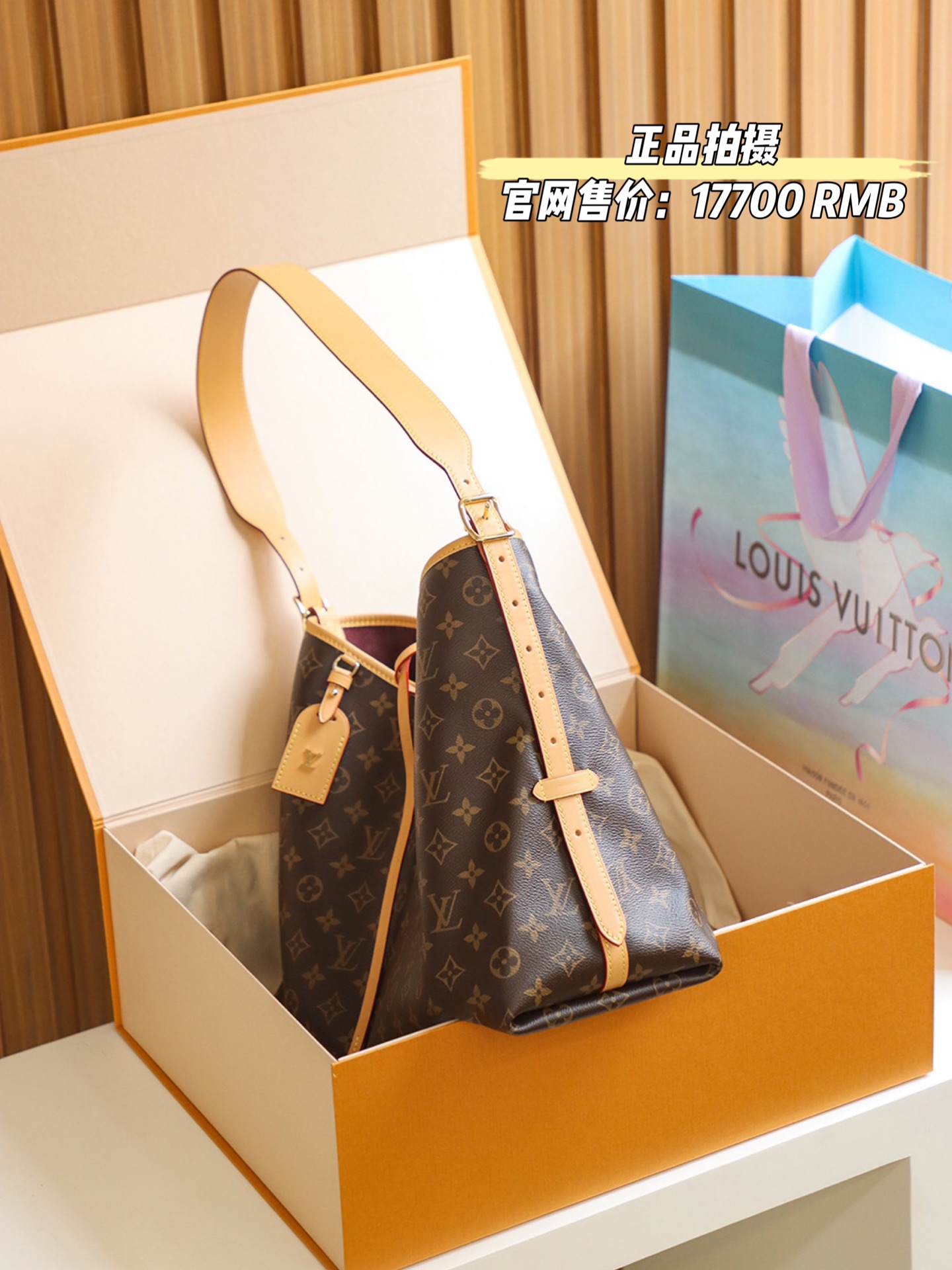 𝐂𝐀𝐑𝐑𝐘𝐀𝐋𝐋 中号#M46197# 免检版
▪️正品实物拍摄▪️
官网售价：𝟏𝟕𝟕𝟎𝟎 𝐑𝐌𝐁
