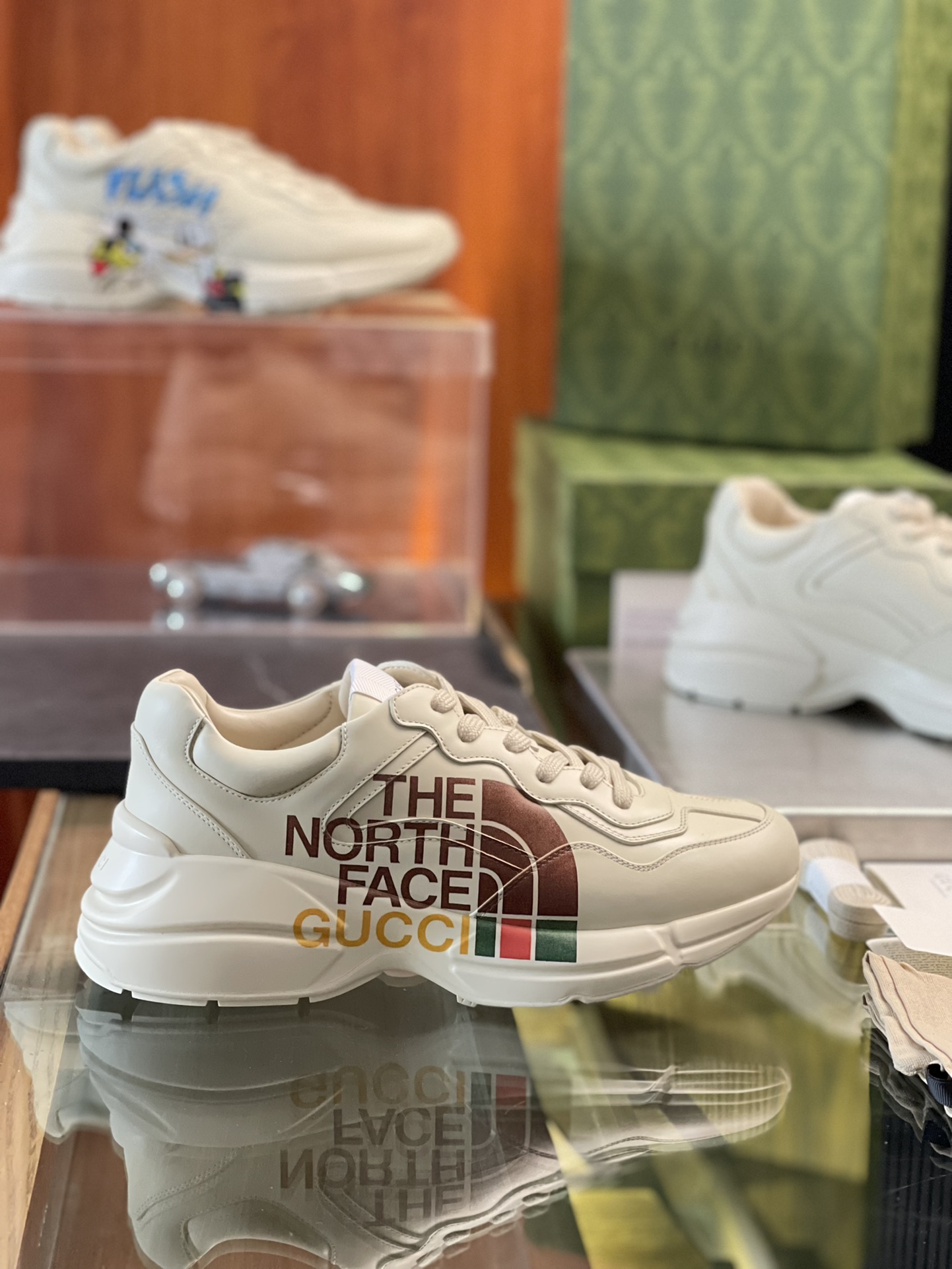 NO:272207,Gucci Rhyton sneakers. Dad shoes size; 35~45 raw leather material cowhide 