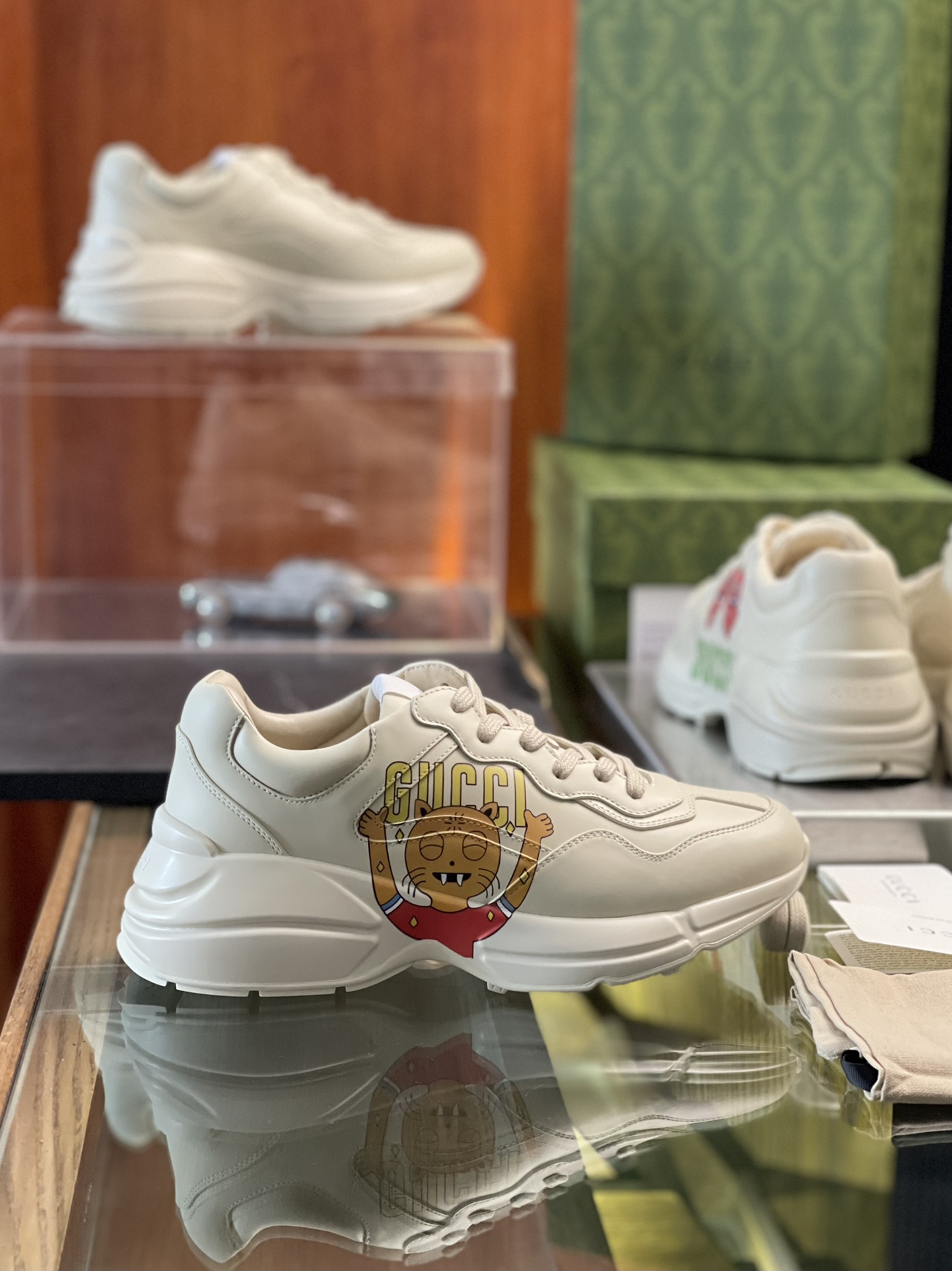 NO:272210,Gucci Rhyton sneakers. Dad shoes size; 35~45 raw leather material cowhide 