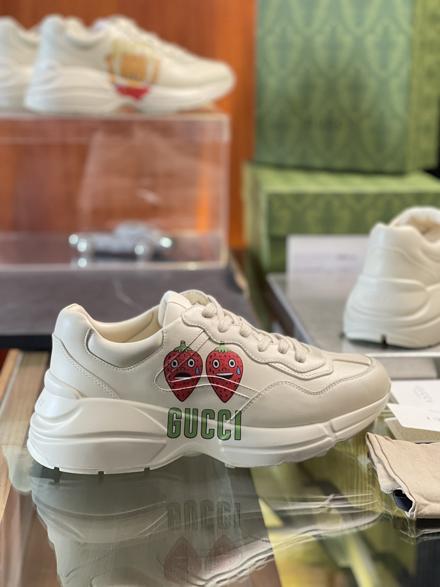 NO:272219,Gucci Rhyton sneakers. Dad shoes size; 35~45 raw leather material cowhide 