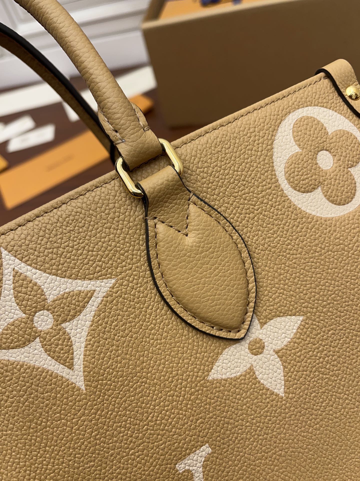 路易威登 Louis Vuitton 高定典藏名品高定成衣时装外套连衣裙衬衫T恤 #6CE3914D 4