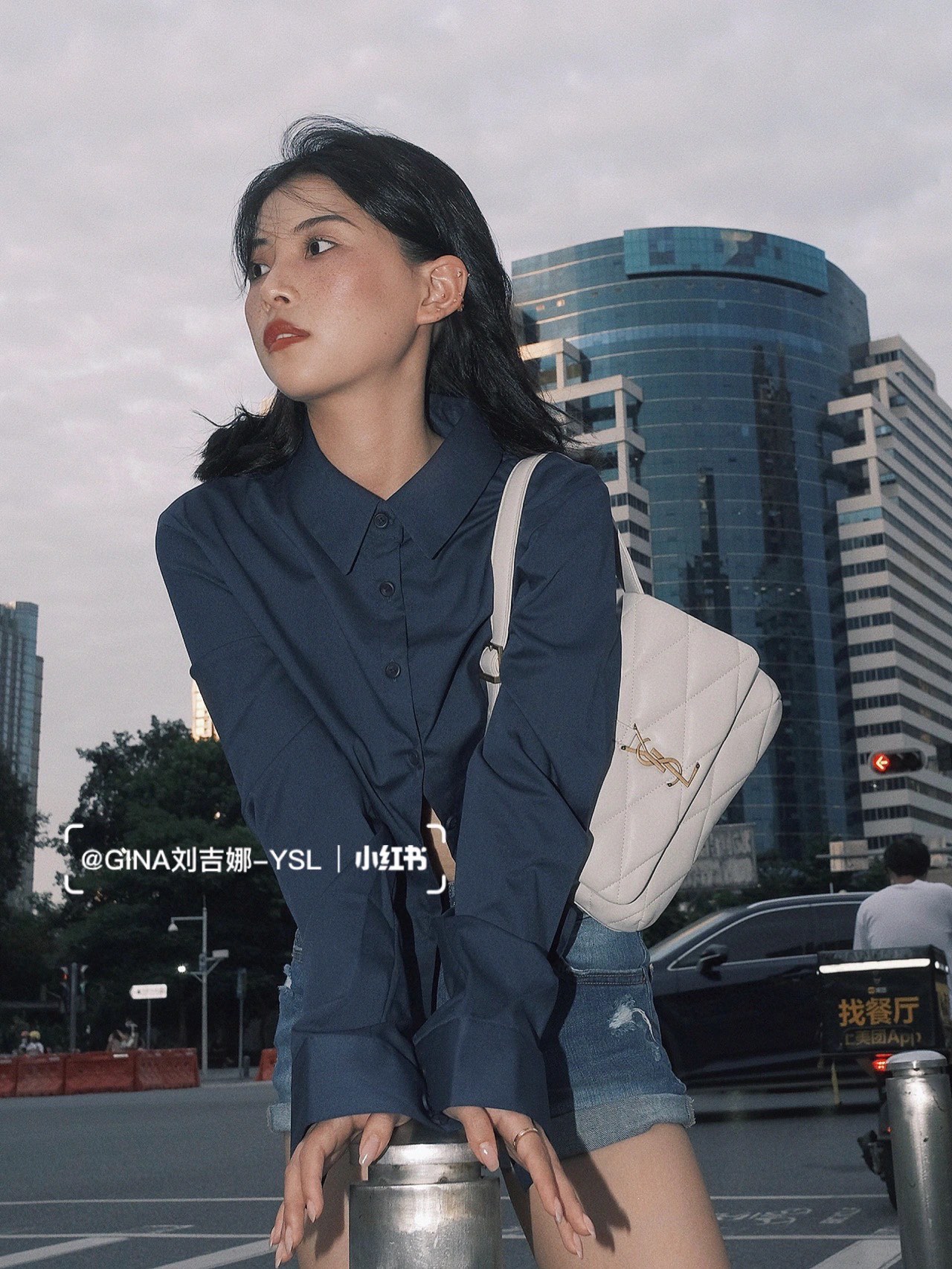 NO:388271,Smooth and simple lines with classic retro hardware Cream white salty and sweet, Saint Laurent, saint laurent19860909流畅简洁的线条配上经典的复古五金 奶油白色可盐可甜,圣罗兰,saint laurent,Bag