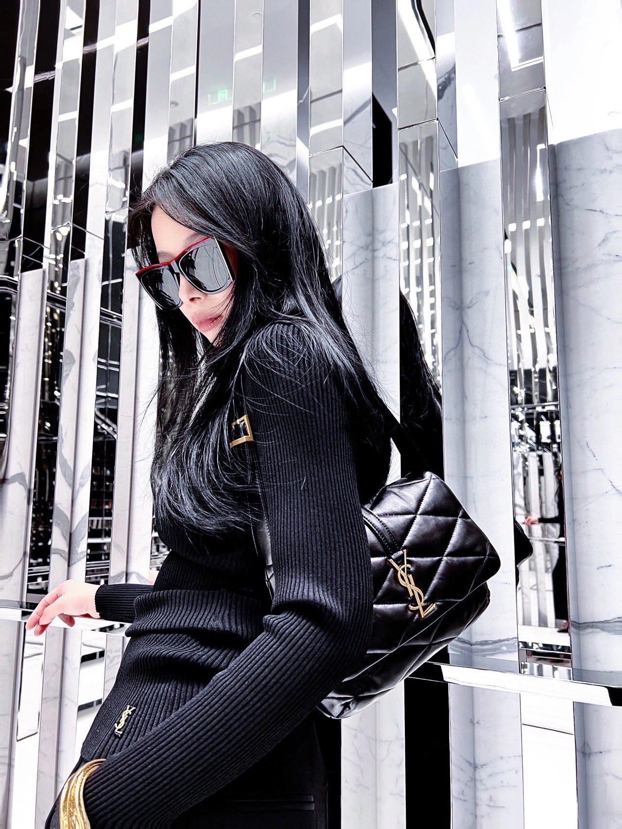 NO:388345,With its blessing, the two levels, Saint Laurent, saint laurent19860909御姐范穿搭有了它的加持 直接原地拔高两个Level,圣罗兰,saint laurent,Bag