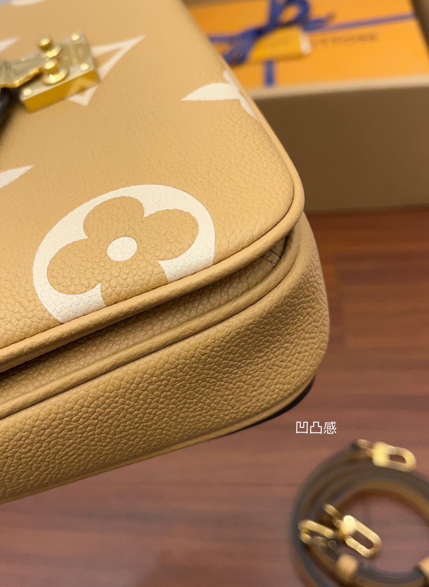 Louis Vuitton Haute Couture Classic Luxury Handbag Shoulder Crossbody 5