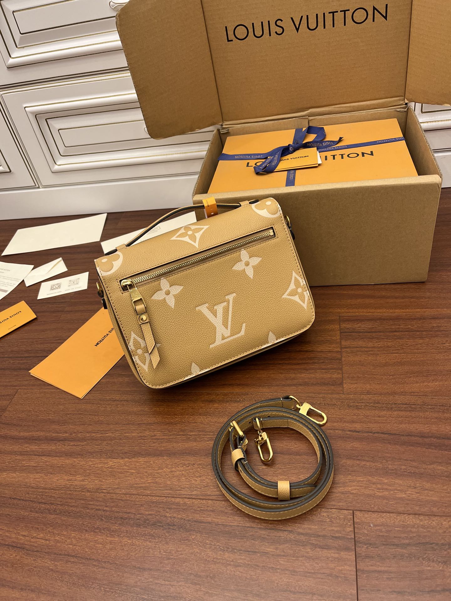 Louis Vuitton Haute Couture Classic Luxury Handbag Shoulder Crossbody 9