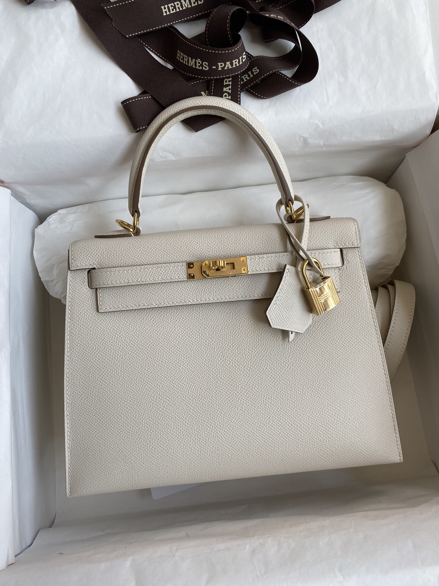 Hermès Kelly 25/28/32cm, cuero Epsom importado de fábrica original [blanco batido], hebillas doradas y plateadas, sincr…