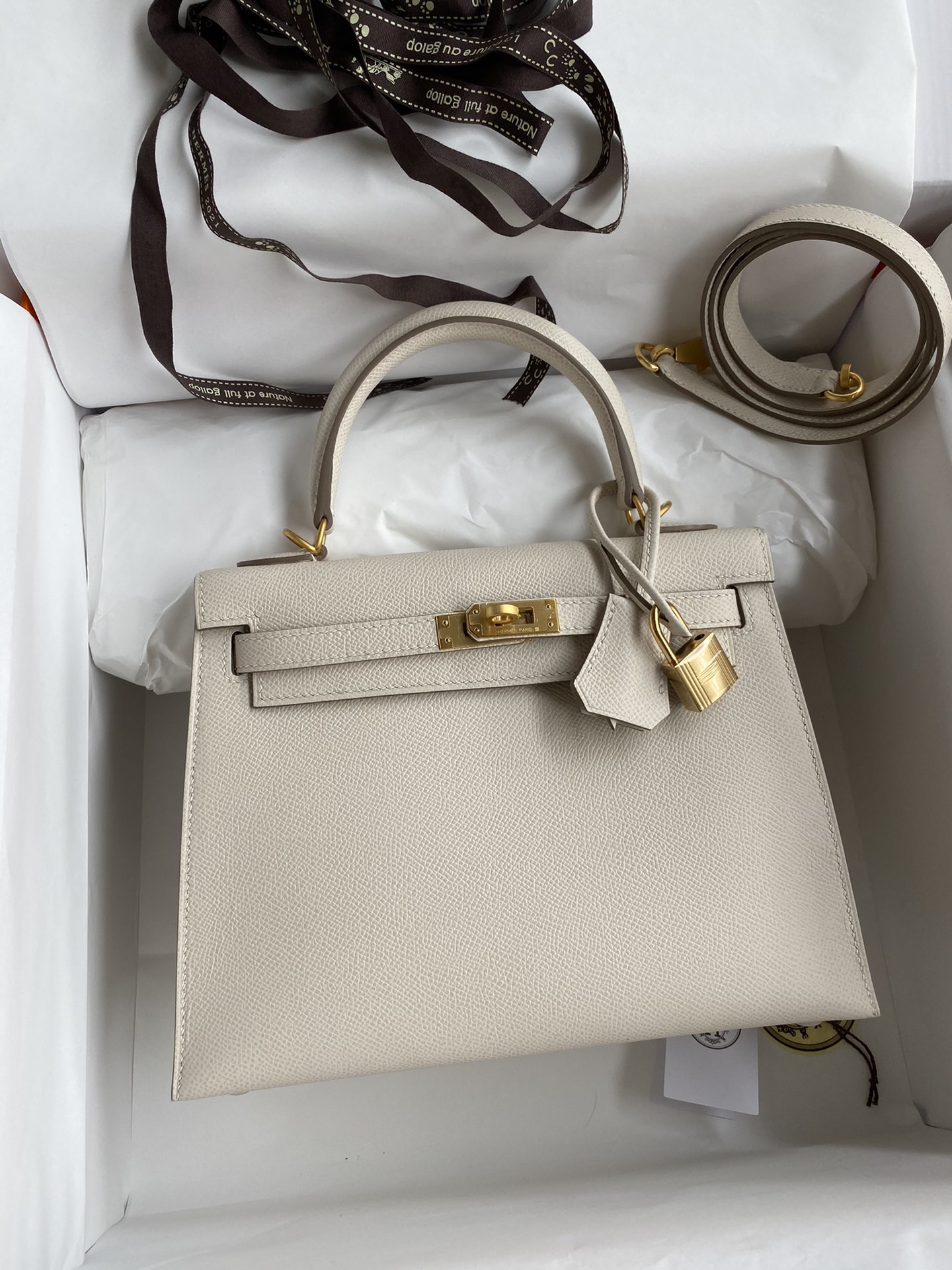 Hermès Kelly 25/28/32cm, cuero Epsom importado de fábrica original [blanco batido], sincronizado con boutique, cosido a…