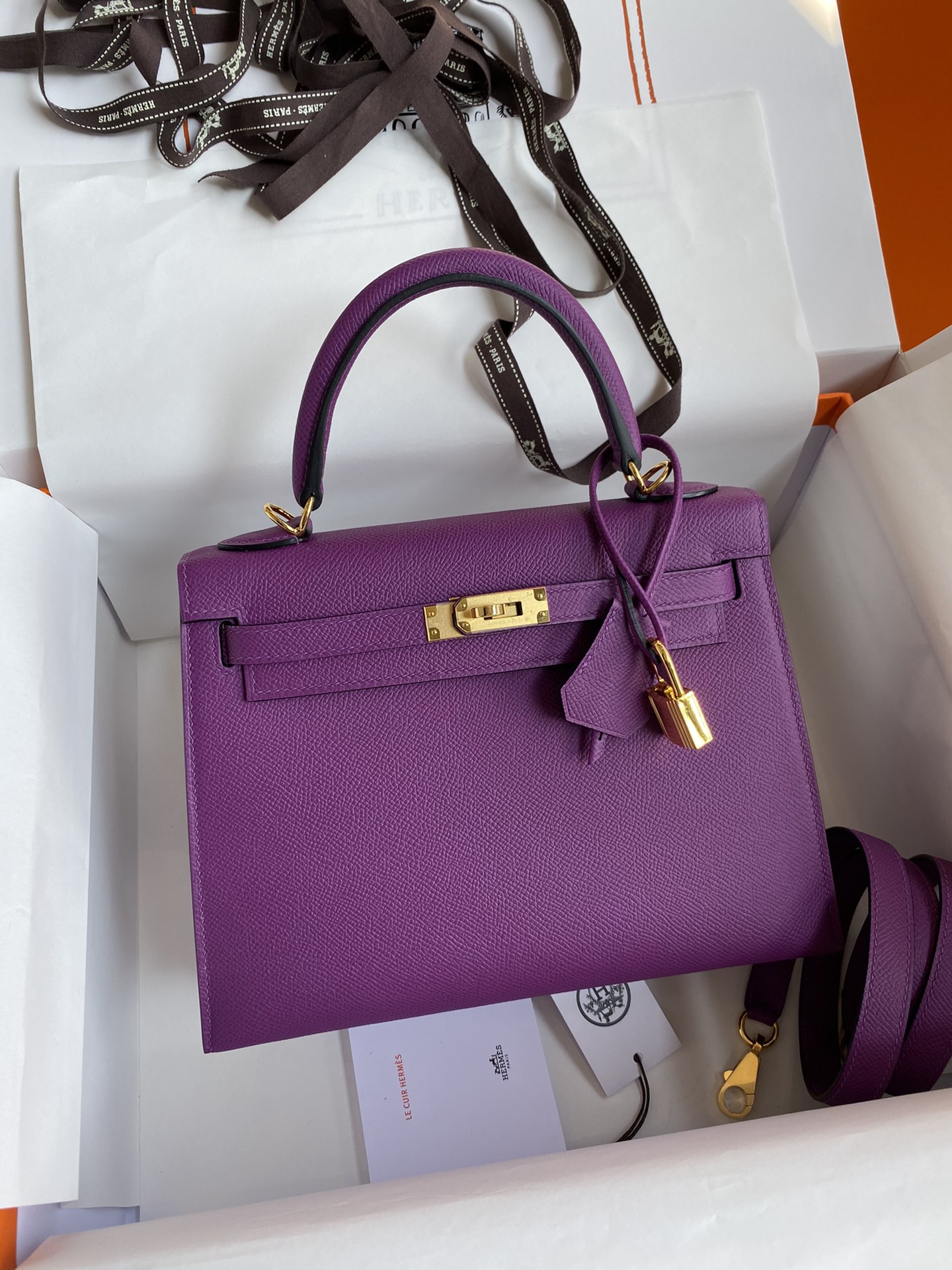 Hermès Kelly 25/28/32cm, cuero Epsom importado de fábrica original [púrpura anémona], hebillas doradas y plateadas, sin…