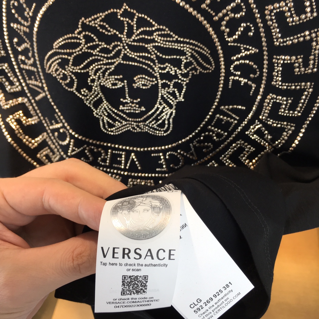 专柜🌹 【Versac...】 🆕 2022秋冬专柜新品 休闲长袖T恤【打底】