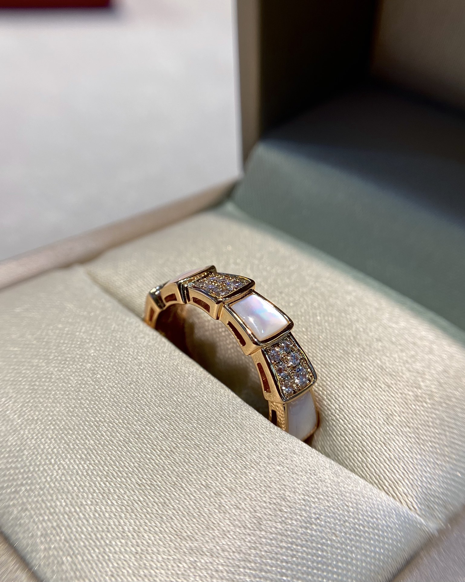 Bvlgari ring