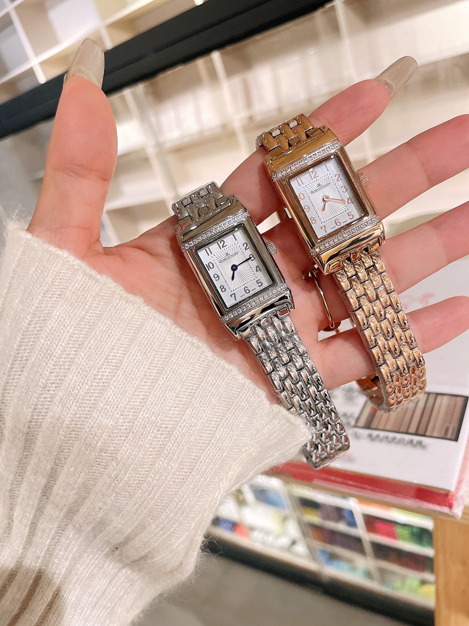 High-Level Women’s Wristwatch: White Leather, Gold Accents, Steel Belt Rotation - 图片 2