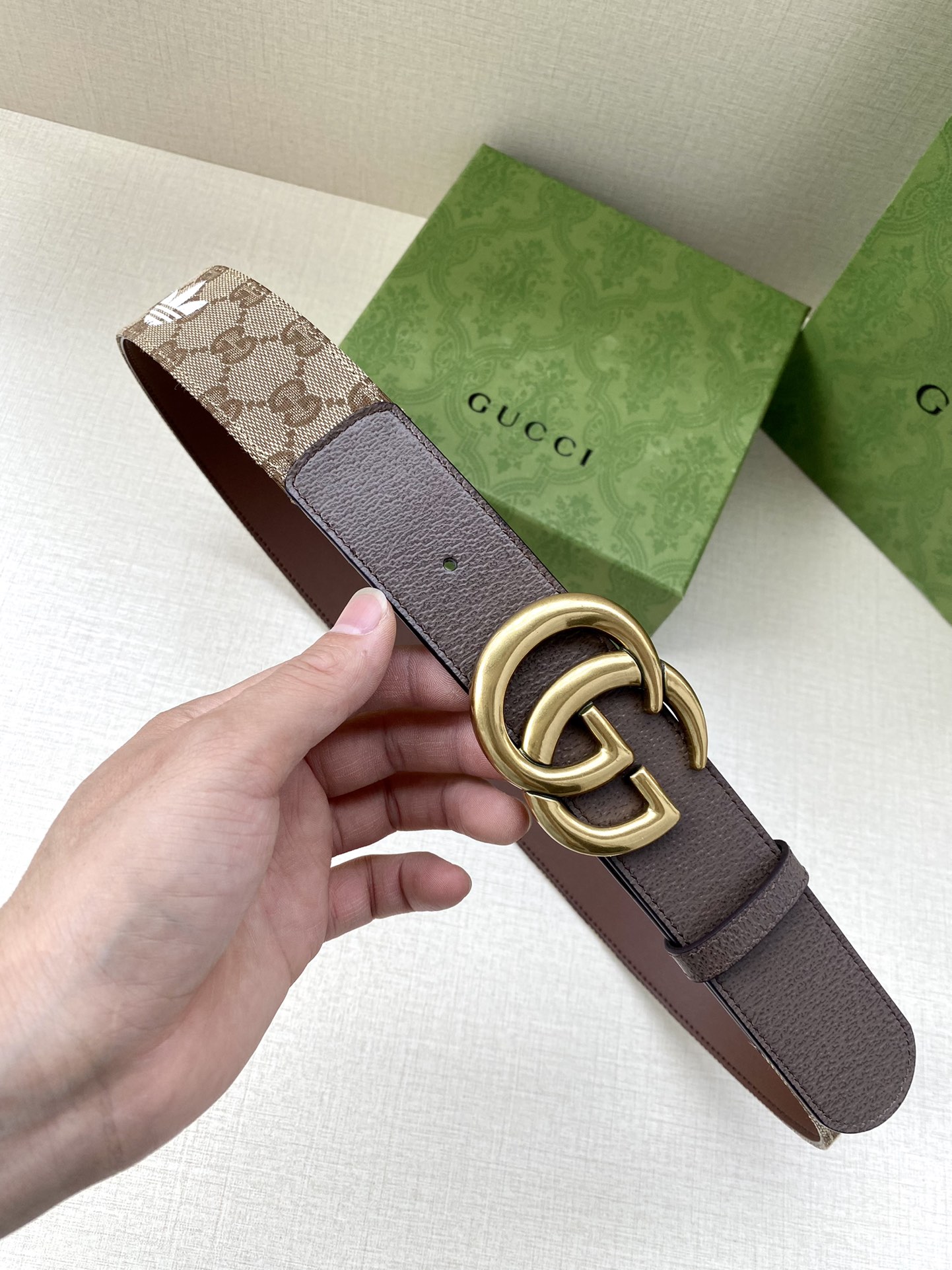 Adidas x Gucci Leather Belt: Bold Collaboration with Rich Heritage and Style - 图片 2