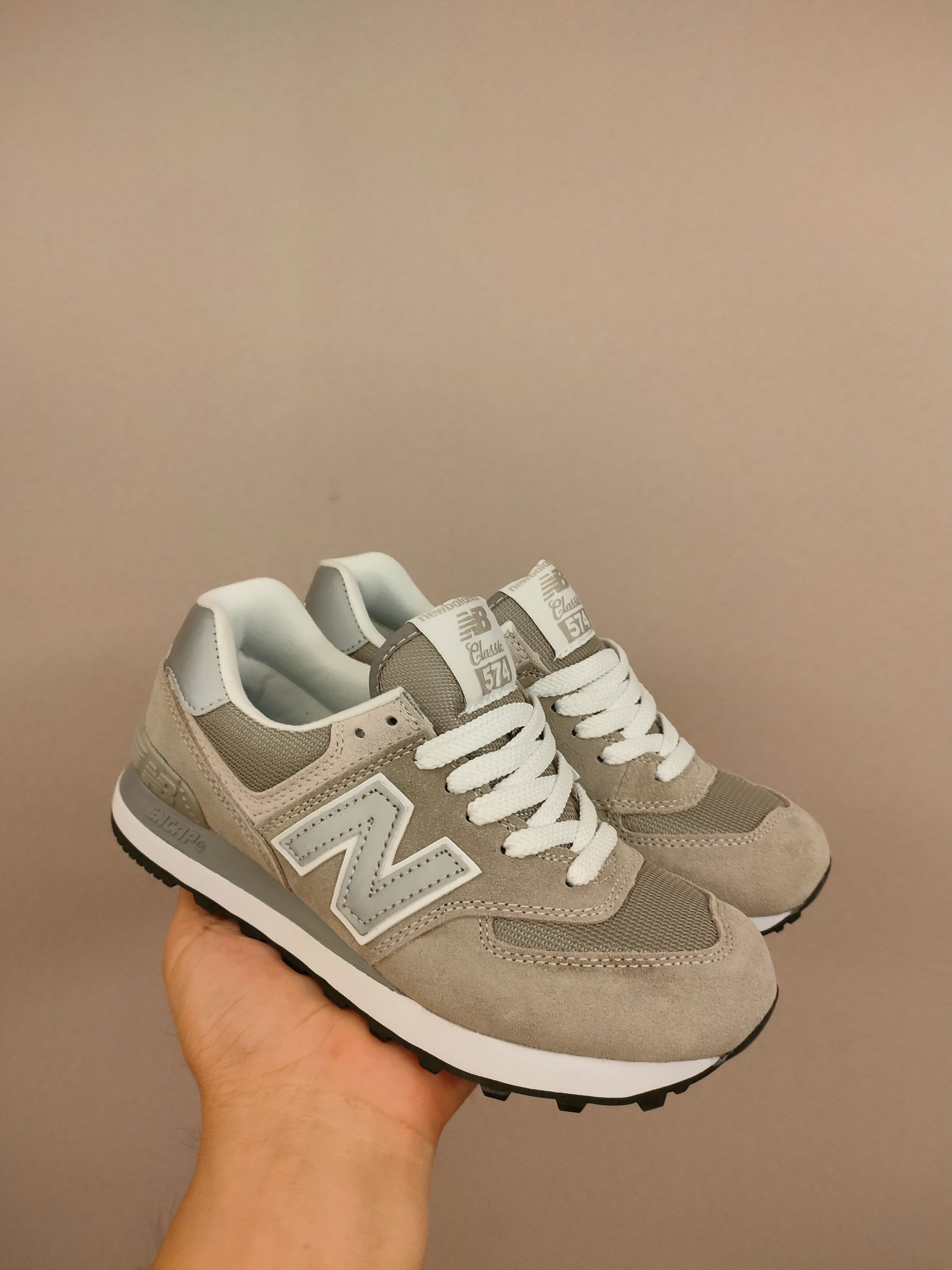 图片[3]-魔术贴ＮＢ574亲子款儿童，软材质+魔术贴+防臭海波丽鞋店 尺码26-37 成人 猪八或者翻毛皮材质尺码36-44鞋带款，带来经典系列 经典的574系列！该系列传承了品牌的诸多优点，大胆创新！堪称经典系列里的经典，也是最为热门的系列！时隔一年，再次带来的童鞋，必属重磅～-选品中心