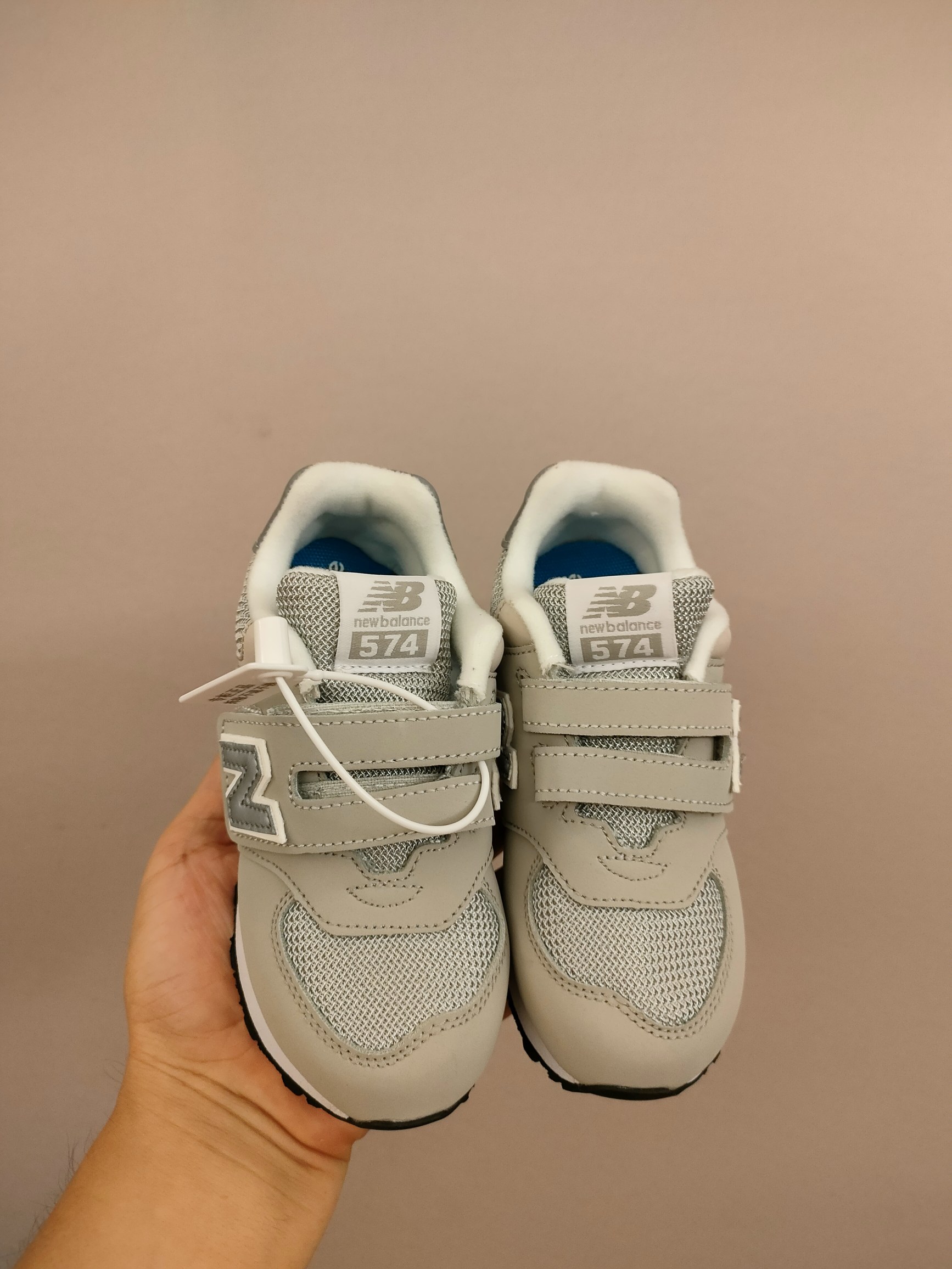 图片[5]-魔术贴ＮＢ574亲子款儿童，软材质+魔术贴+防臭海波丽鞋店 尺码26-37 成人 猪八或者翻毛皮材质尺码36-44鞋带款，带来经典系列 经典的574系列！该系列传承了品牌的诸多优点，大胆创新！堪称经典系列里的经典，也是最为热门的系列！时隔一年，再次带来的童鞋，必属重磅～-选品中心