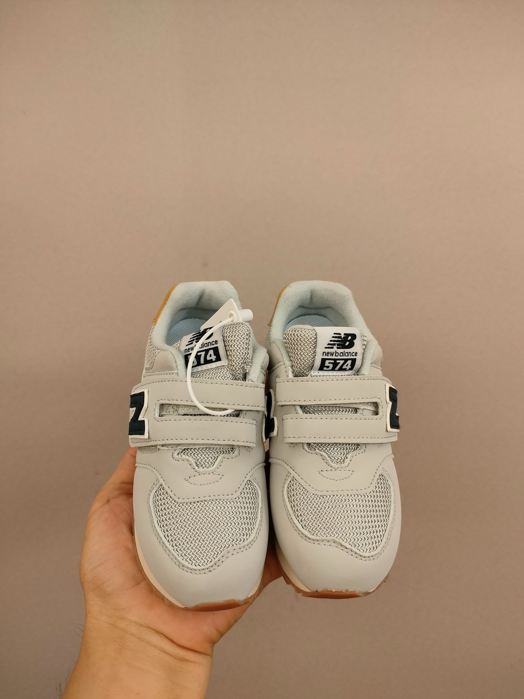 图片[5]-魔术贴ＮＢ574亲子款儿童，软材质+魔术贴+防臭海波丽鞋店 尺码26-3 7 经典的574系列！该系列传承了品牌的诸多优点，大胆创新！堪称经典系列里的经典，也是最为热门的系列！时隔一年，再次带来的童鞋，必属重磅～-选品中心