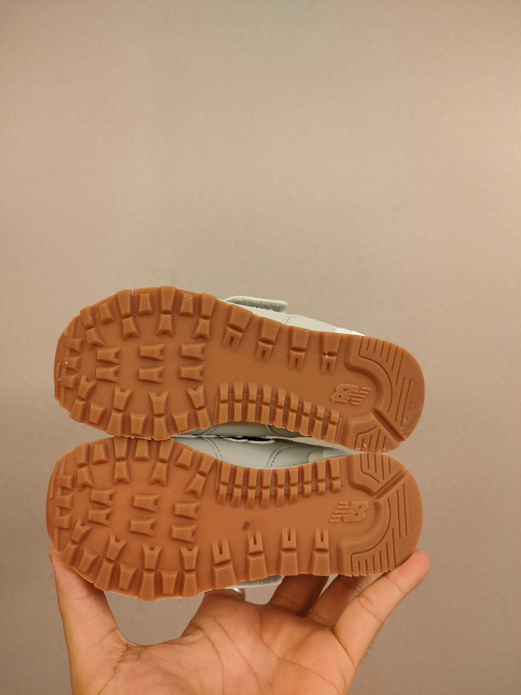 图片[7]-魔术贴ＮＢ574亲子款儿童，软材质+魔术贴+防臭海波丽鞋店 尺码26-3 7 经典的574系列！该系列传承了品牌的诸多优点，大胆创新！堪称经典系列里的经典，也是最为热门的系列！时隔一年，再次带来的童鞋，必属重磅～-选品中心