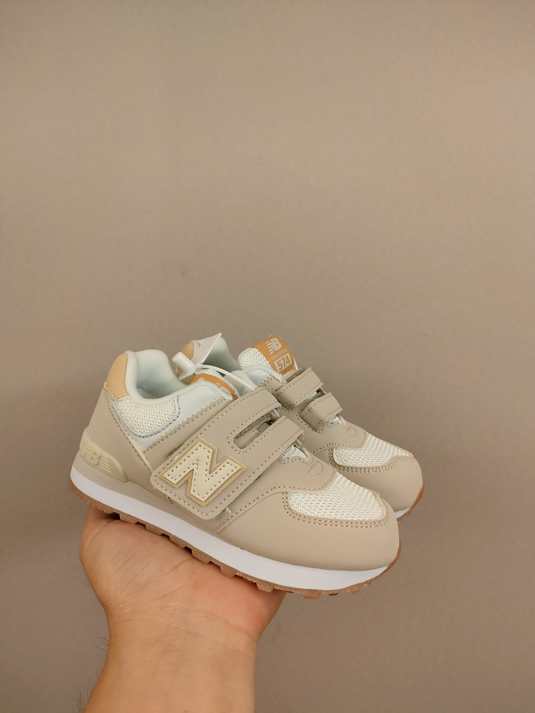 图片[2]-魔术贴ＮＢ574，软材质+魔术贴+防臭海波丽鞋店 尺码26-37 经典的574系列！该系列传承了品牌的诸多优点，大胆创新！堪称经典系列里的经典，也是最为热门的系列！时隔一年，再次带来的童鞋，必属重磅～-选品中心