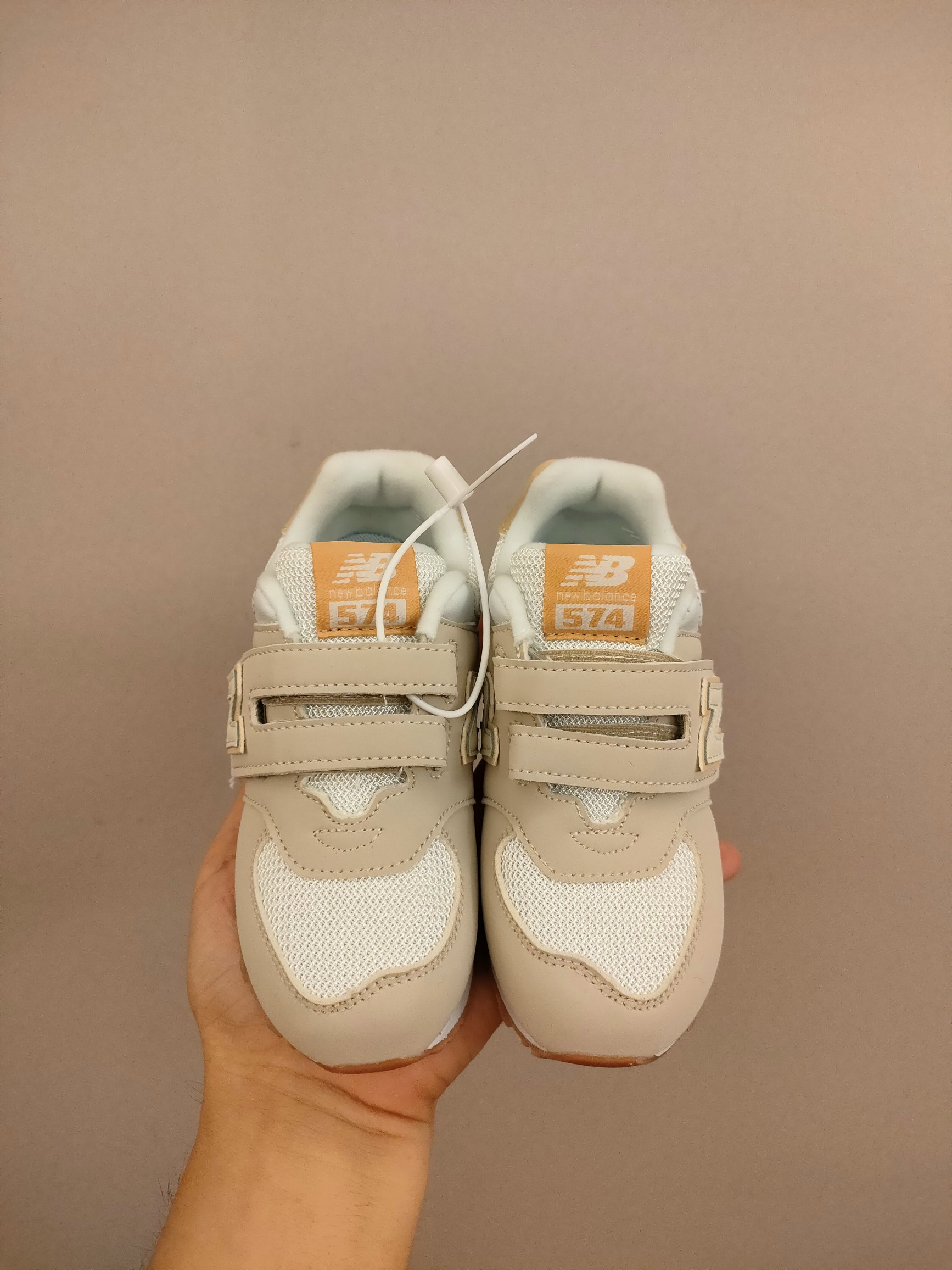 图片[5]-魔术贴ＮＢ574，软材质+魔术贴+防臭海波丽鞋店 尺码26-37 经典的574系列！该系列传承了品牌的诸多优点，大胆创新！堪称经典系列里的经典，也是最为热门的系列！时隔一年，再次带来的童鞋，必属重磅～-选品中心