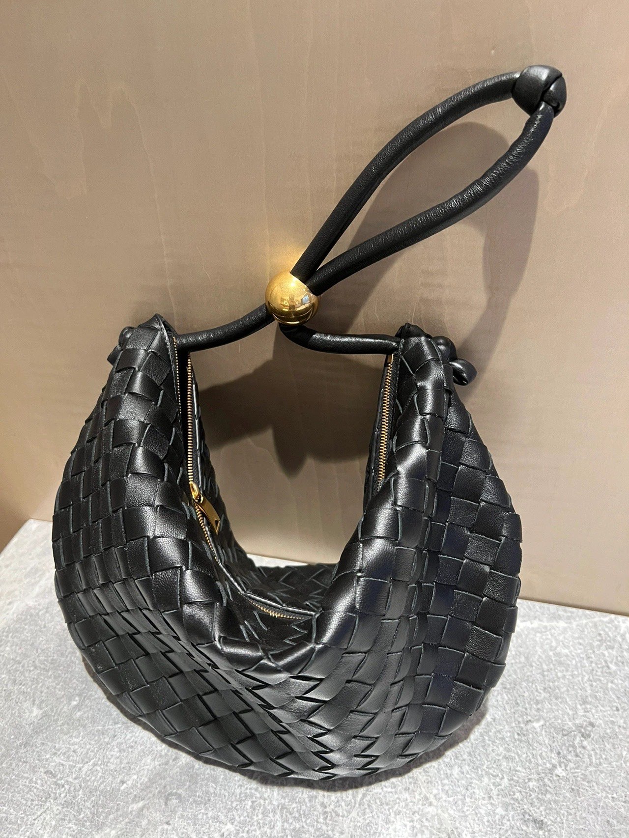 Bottega Veneta葆蝶家 TURN 40CM BAG 701024黑色