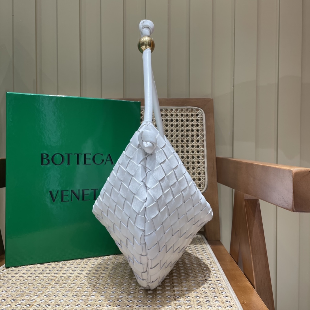 Bottega Veneta葆蝶家 TURN 40CM BAG 701024白色