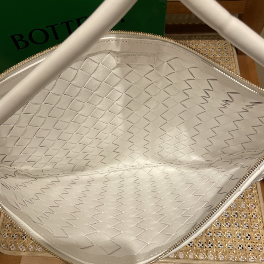 Bottega Veneta葆蝶家 TURN 40CM BAG 701024白色