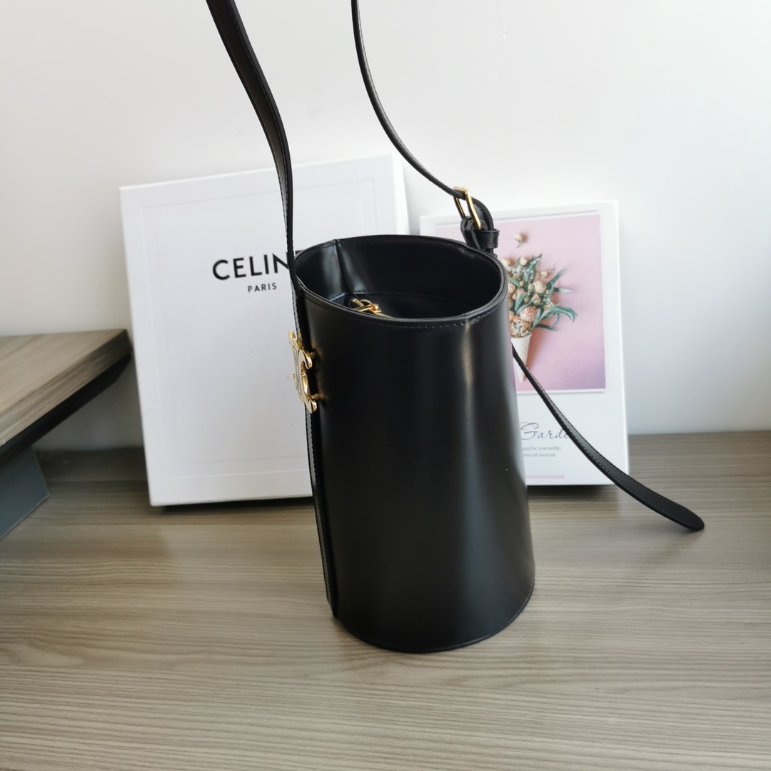 CELINE2022秋冬DansParis系列手袋Effortlesschio快速更迭的不刻意時髦日常鉴