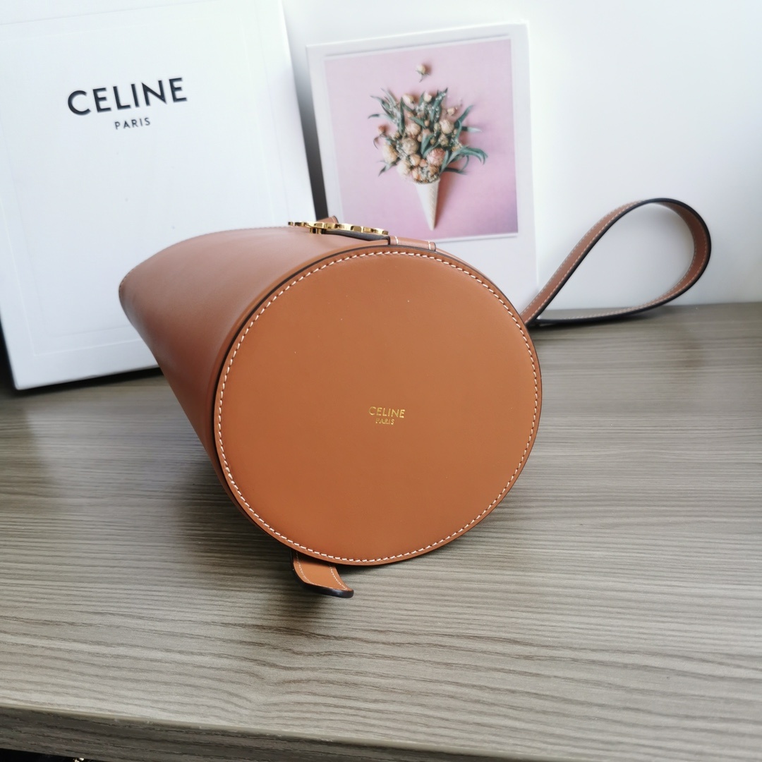 CELINE2022秋冬DansParis系列手袋Effortlesschio快速更迭的不刻意時髦日常鉴